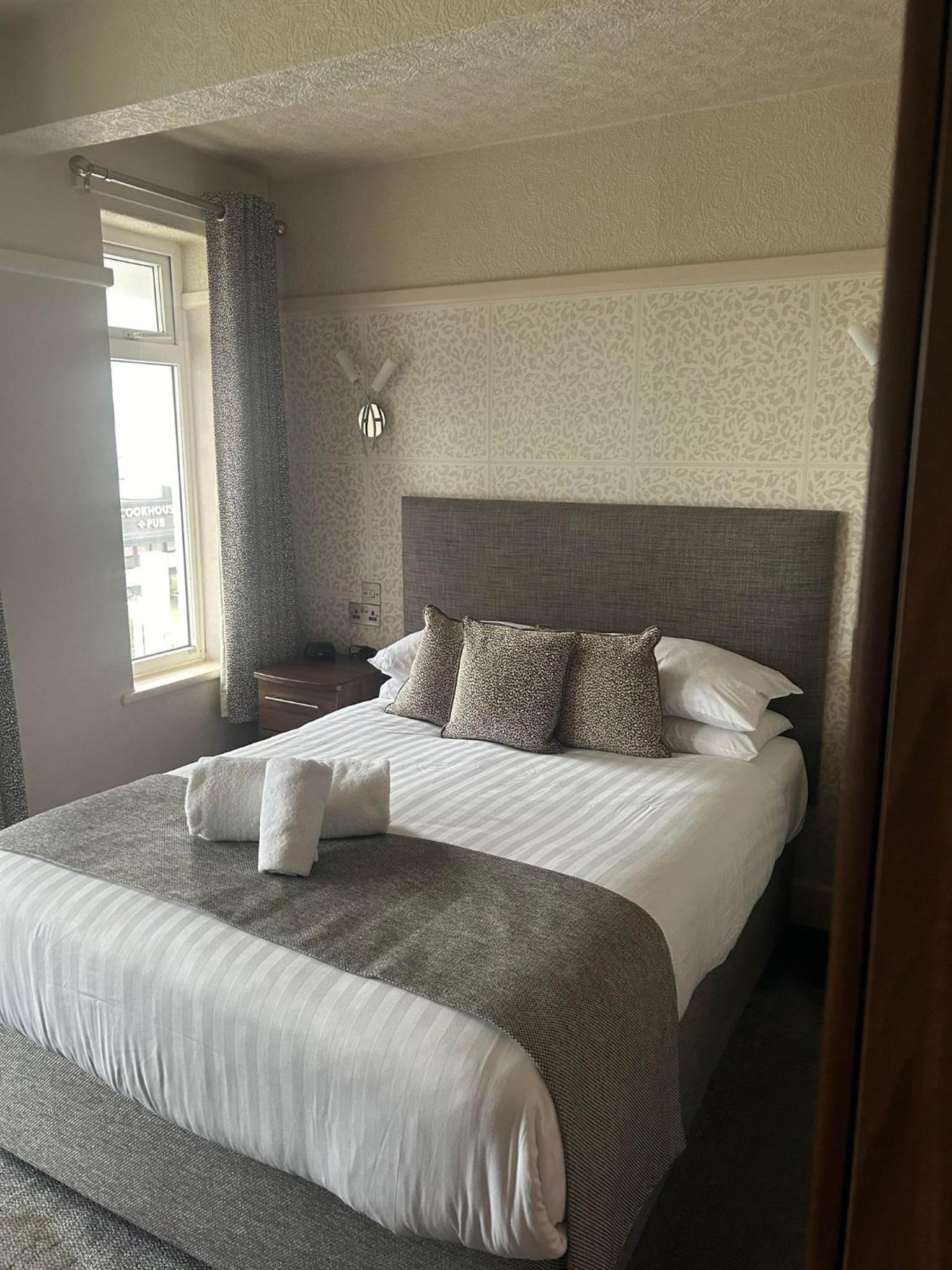 Double Room - Photo 4