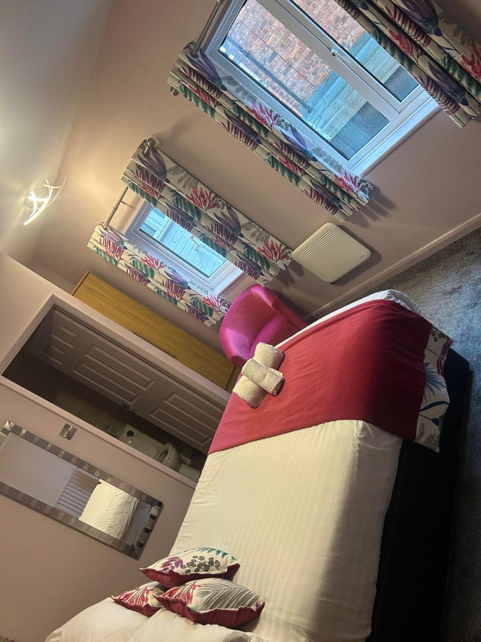 Double Room - Photo 6