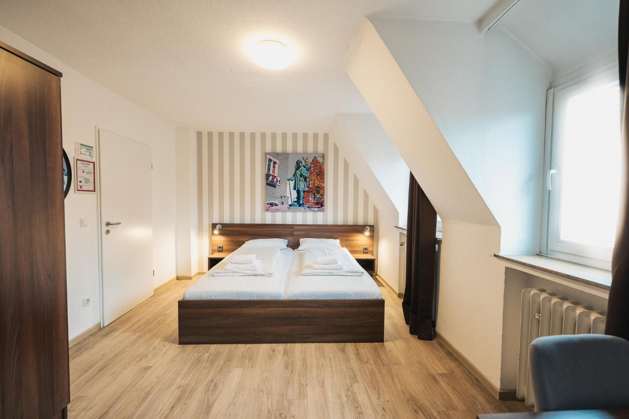 Double Room - Photo 7