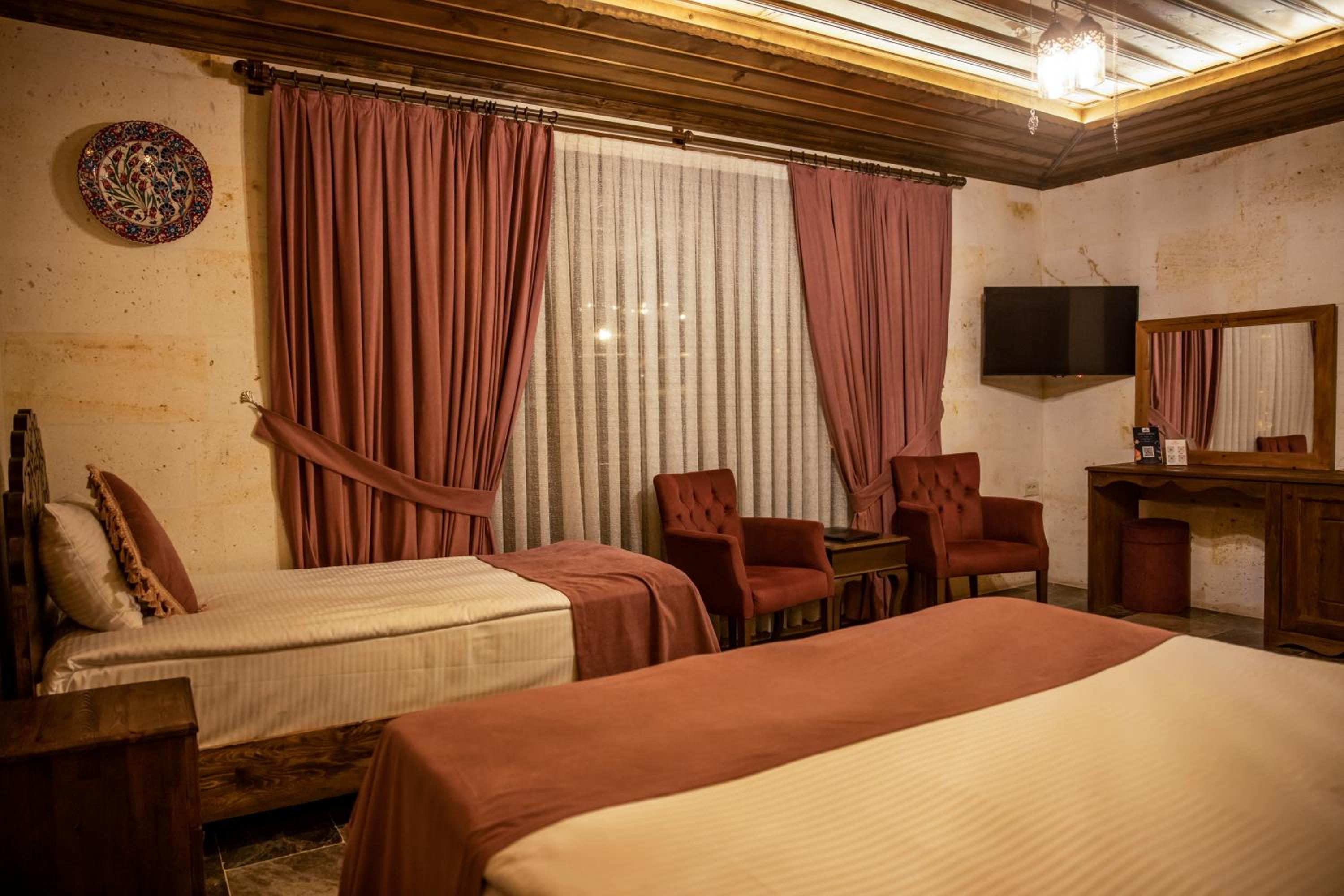 Triple Room with Private Garden Balcony - Photo 5