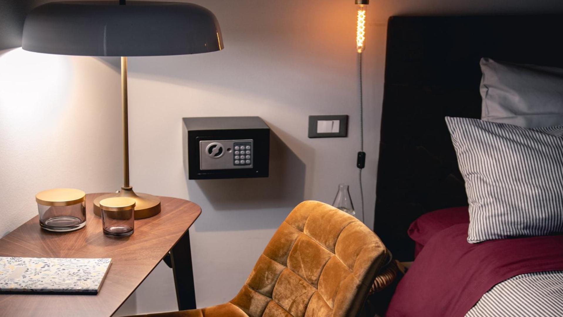 Deluxe Junior Suite photo 2