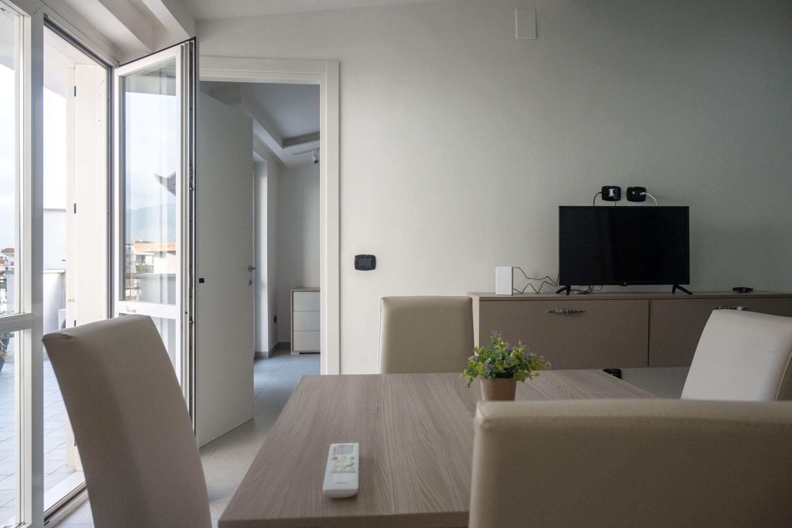 One-Bedroom Apartment photo 3