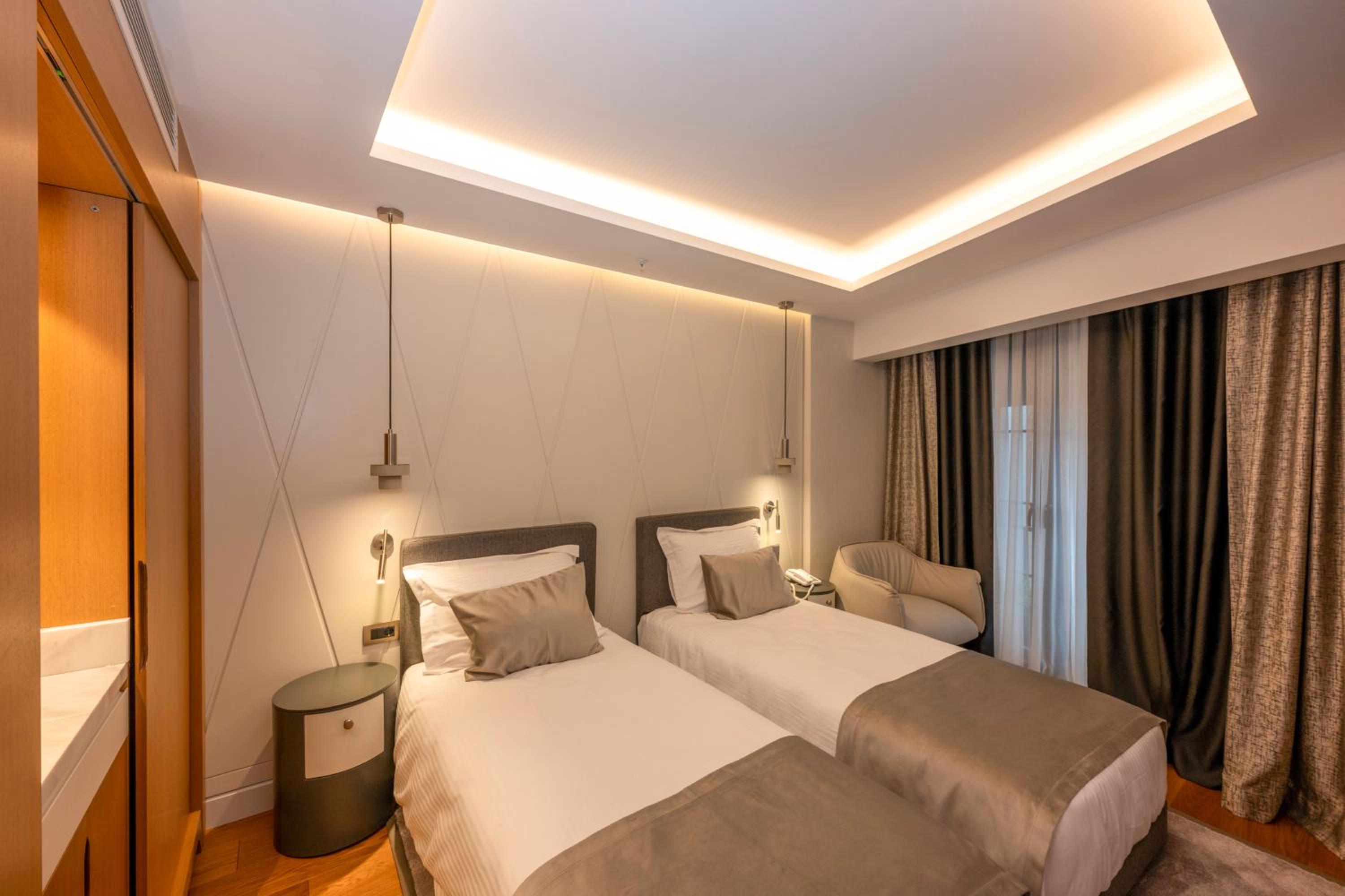 Superior Twin Room photo 3