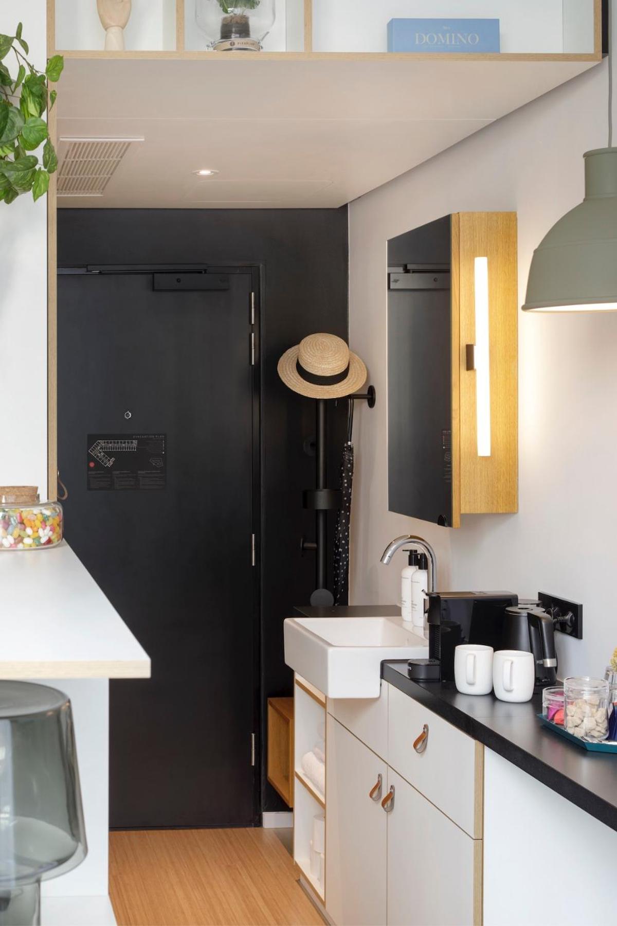 Zoku Room - Photo 2