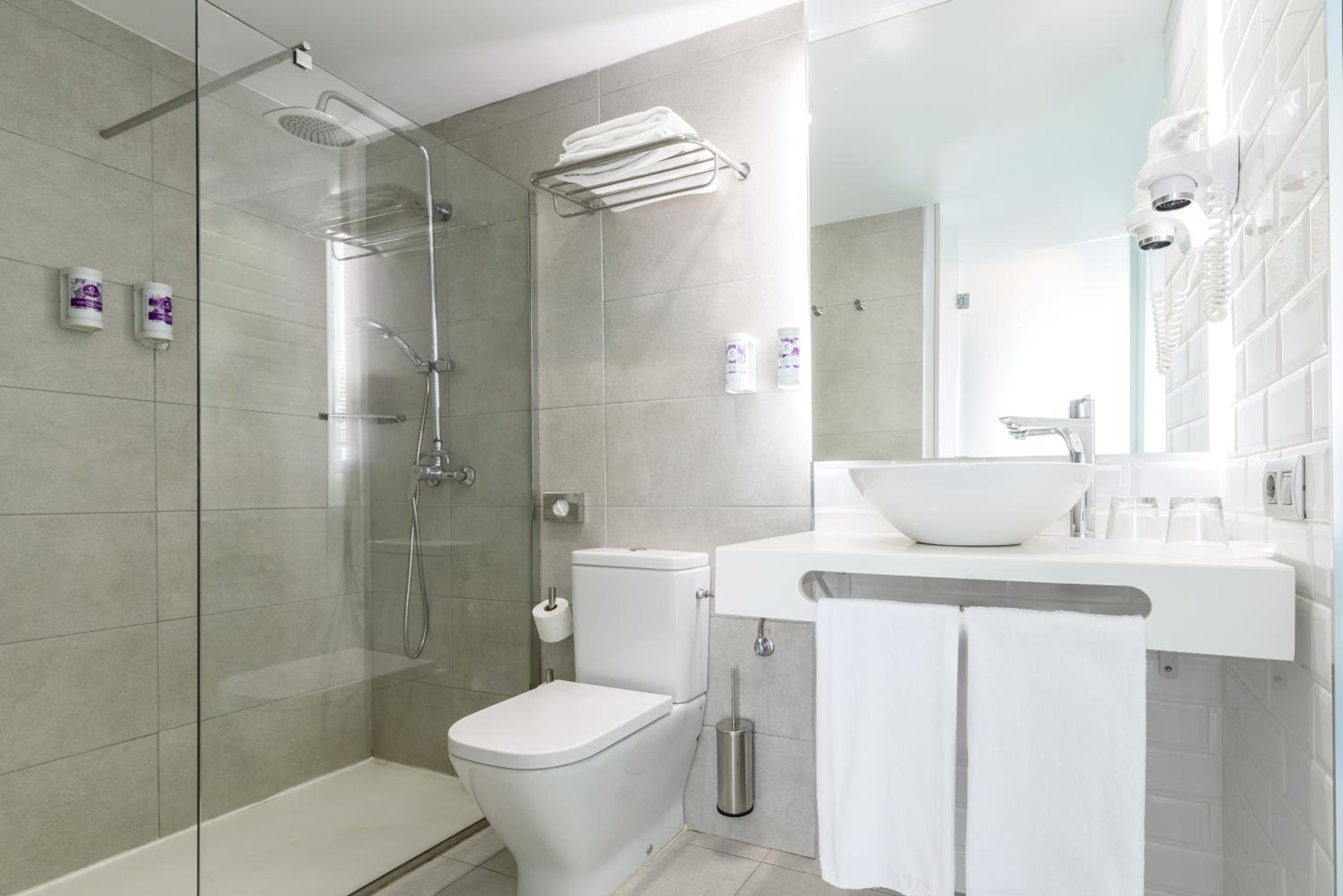 Deluxe Double Room with Balcony and Sea View photo 3