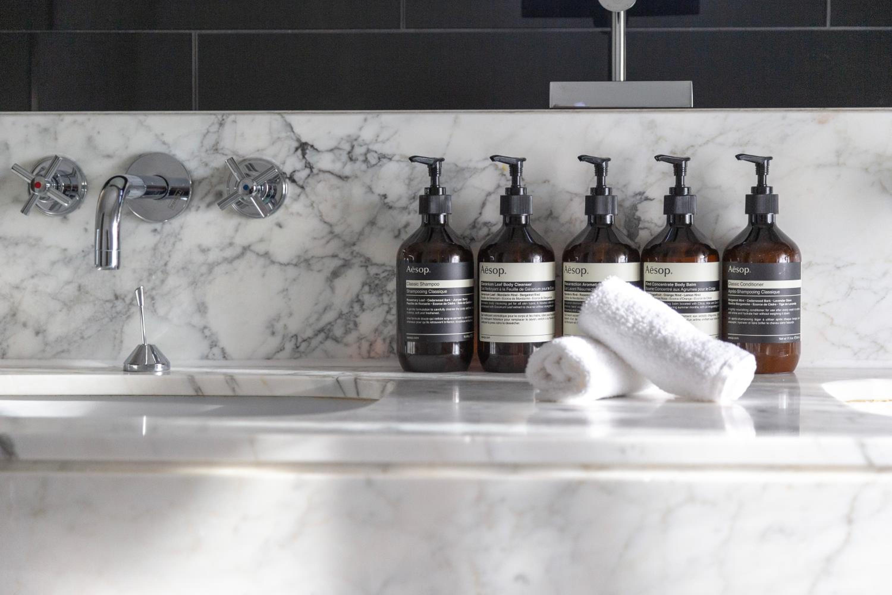 Palace 5 Star - Superior King Mansard Room