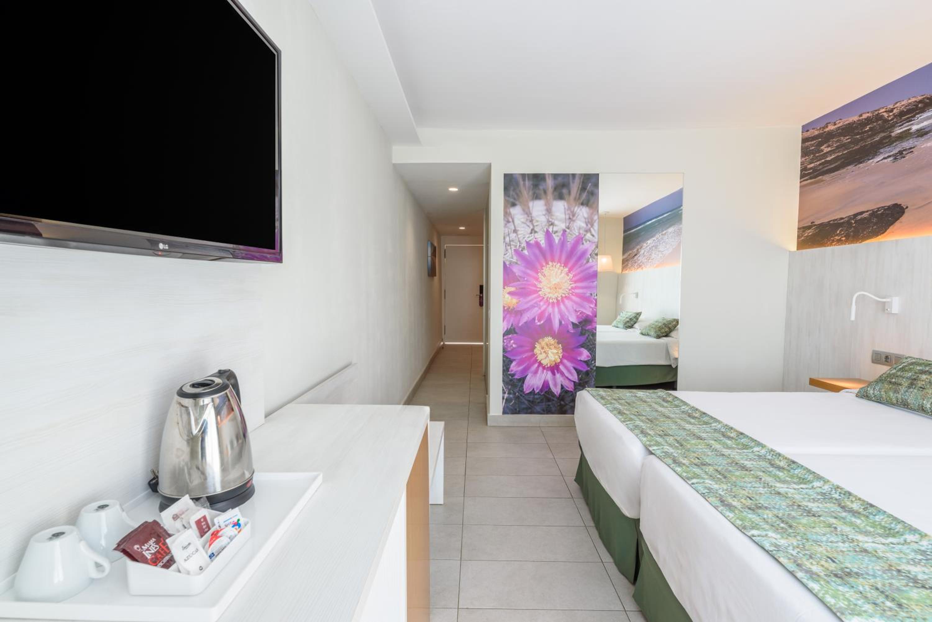 Habitación Doble Deluxe con Balcón y Vista al Mar