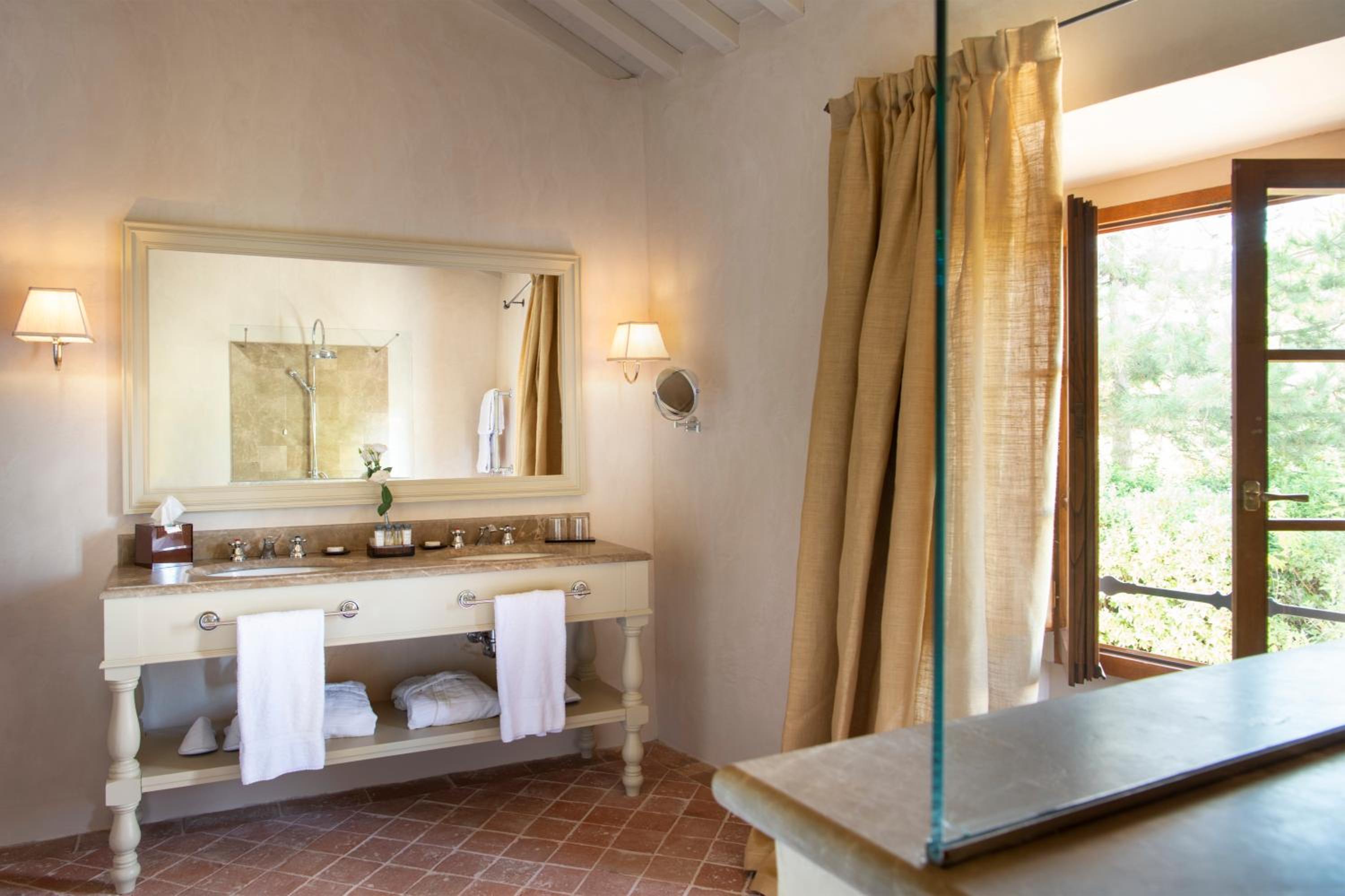 Suite - Photo 2