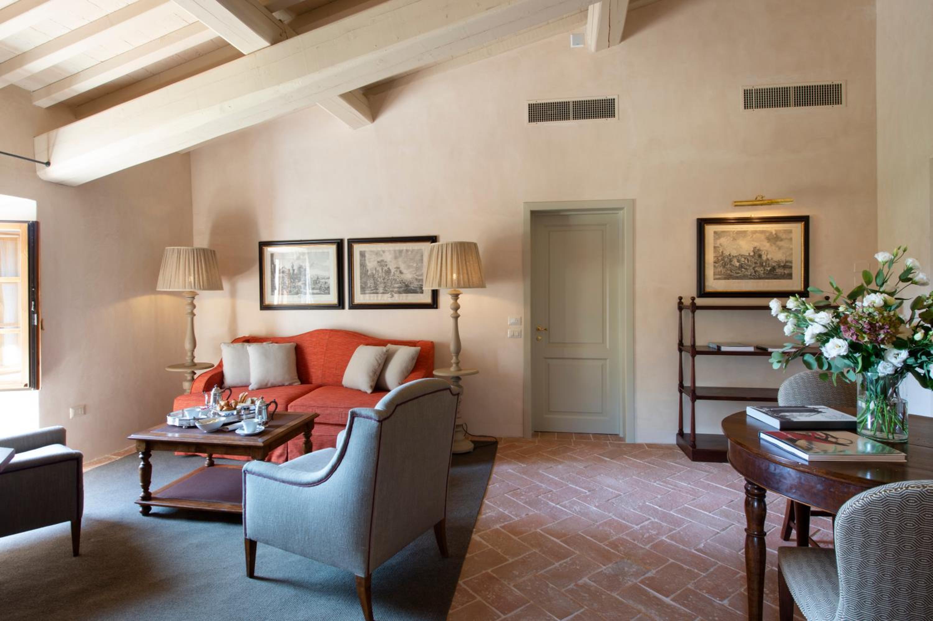 Suite - Photo 7