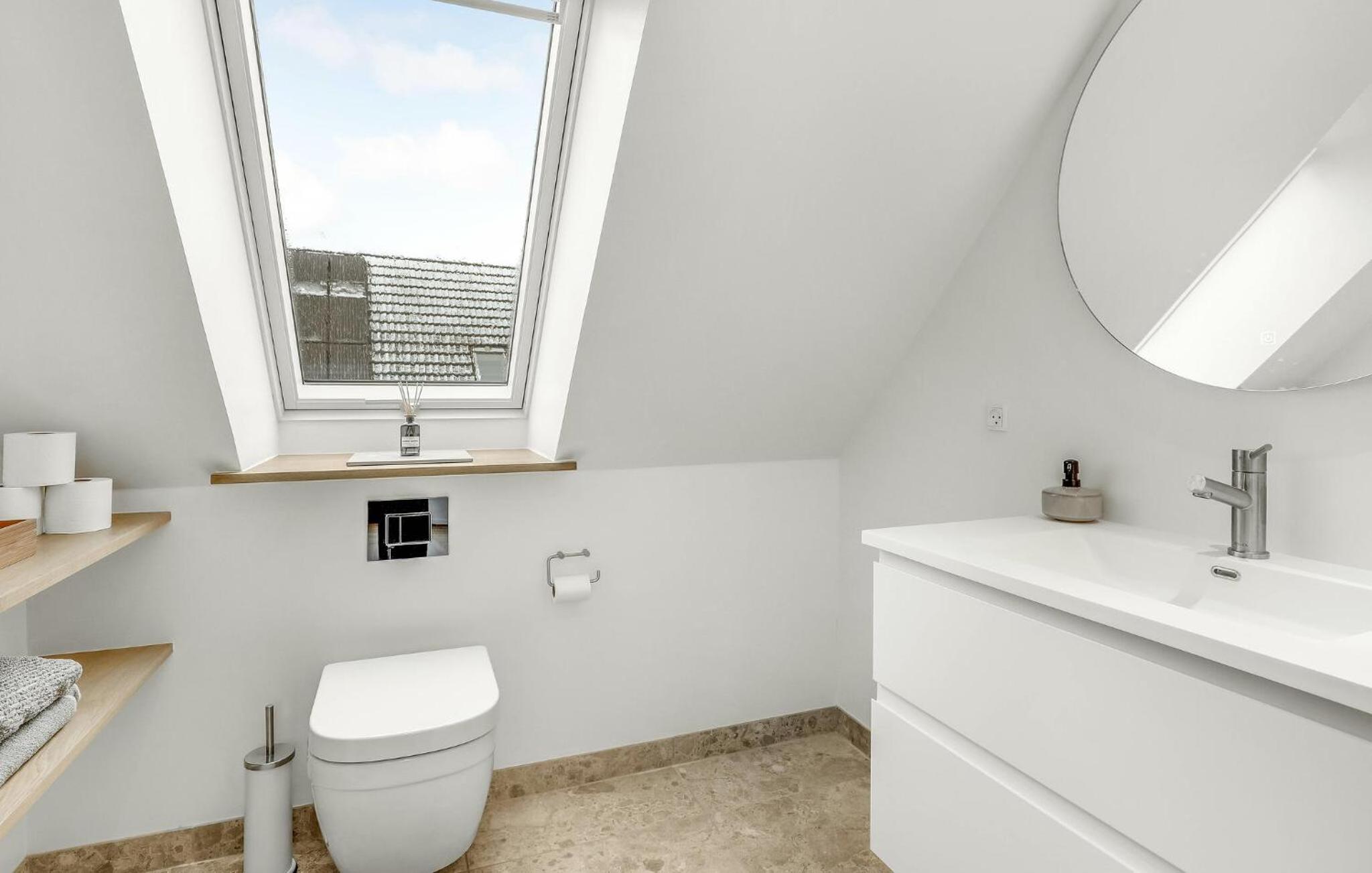 Four-Bedroom Vacation Home photo 2