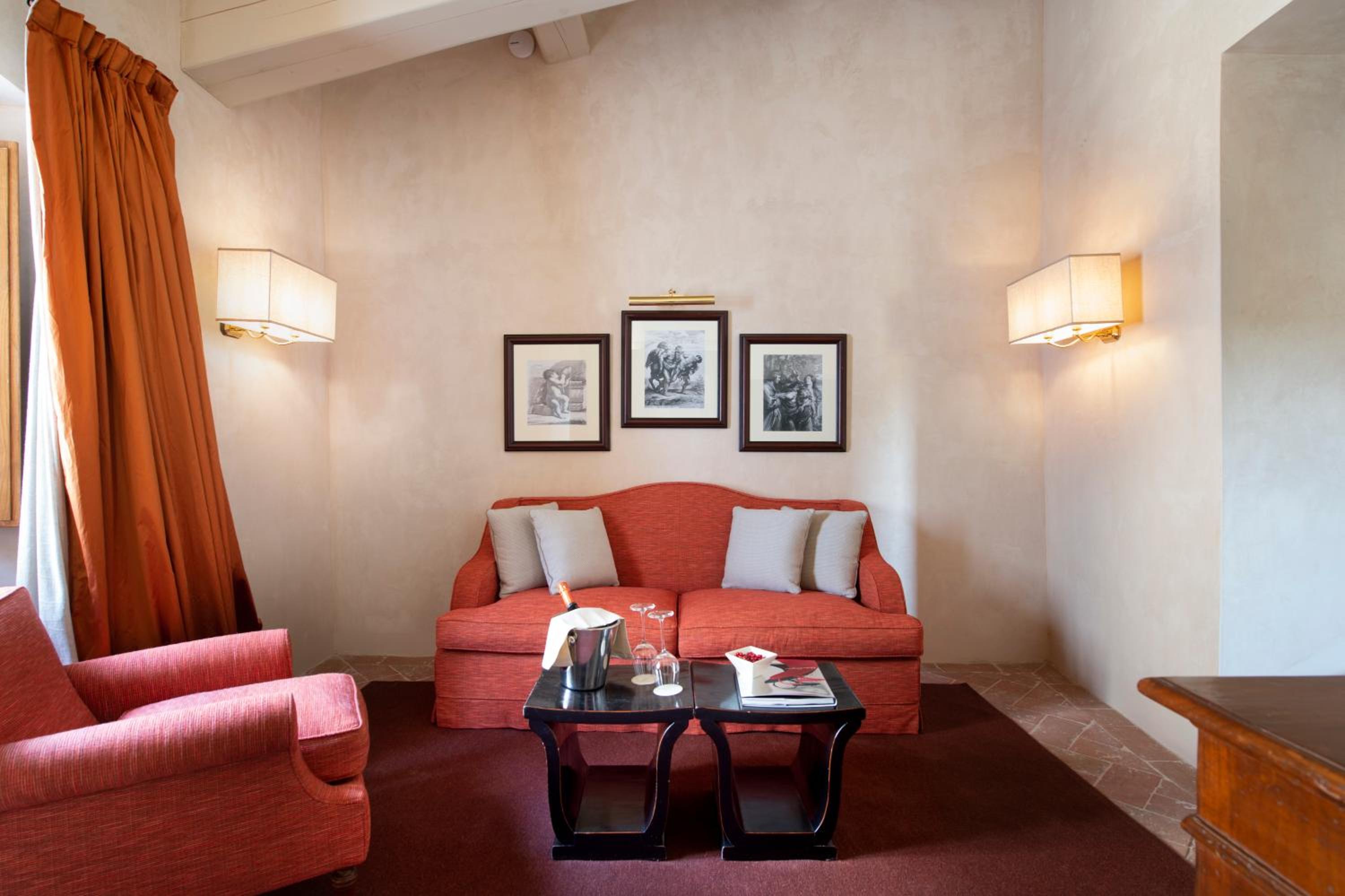 Suite - Photo 8
