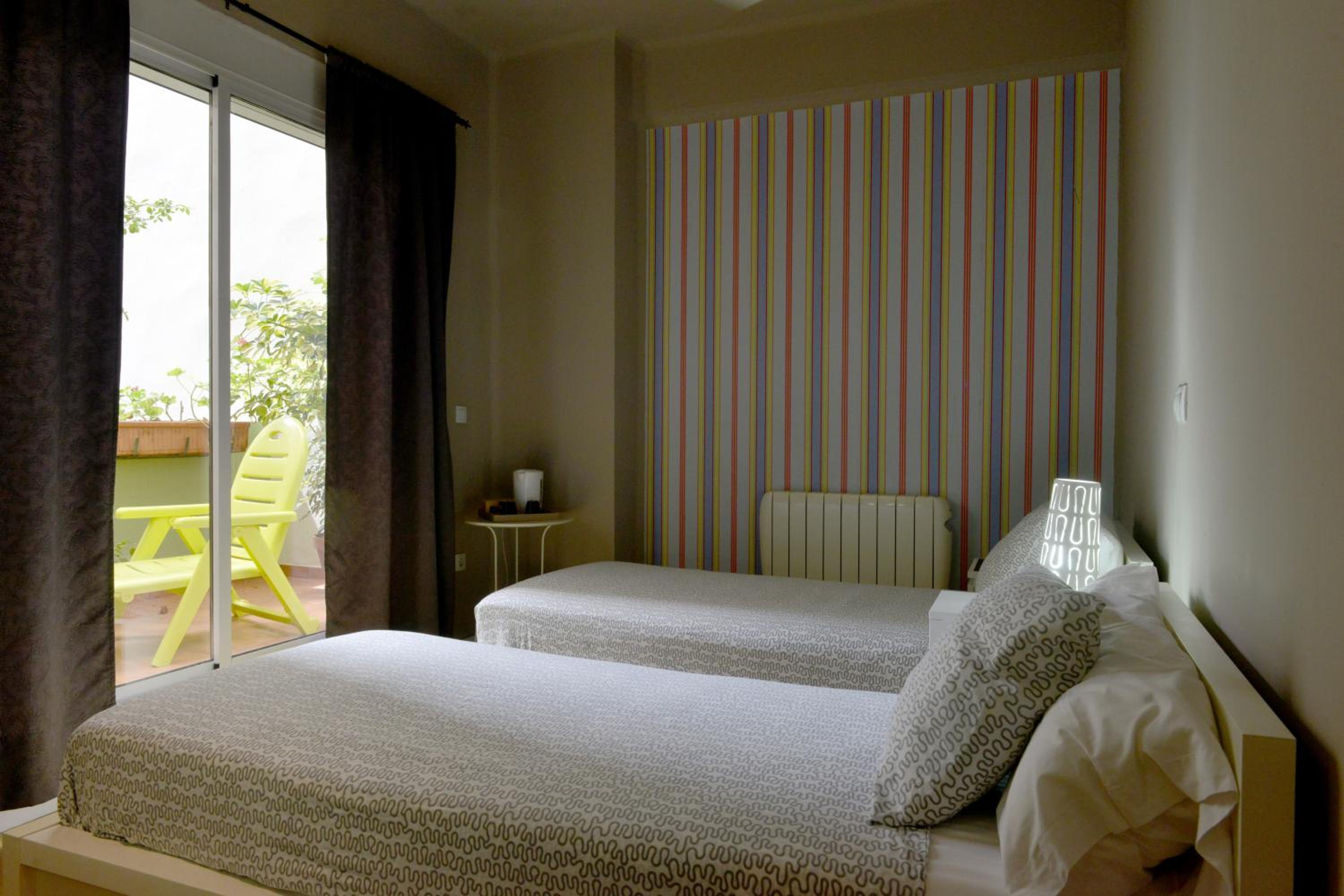 Twin Room - Photo 32