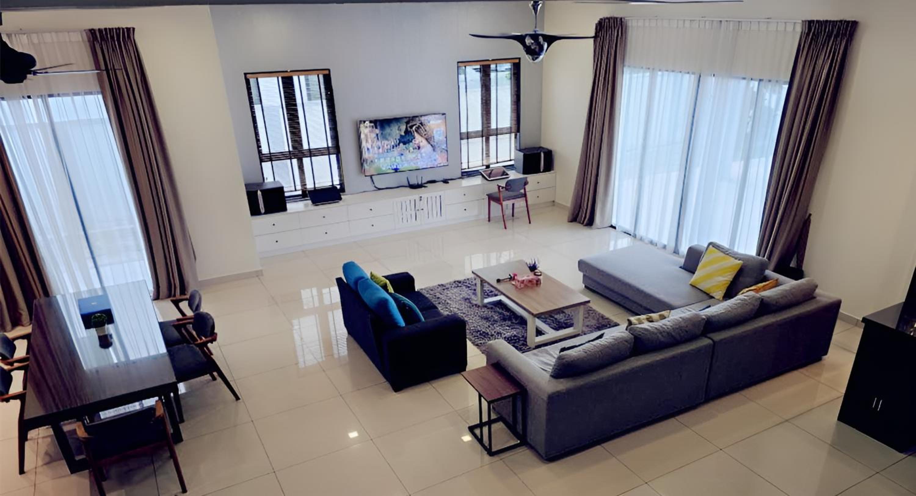 Four-Bedroom House photo 1