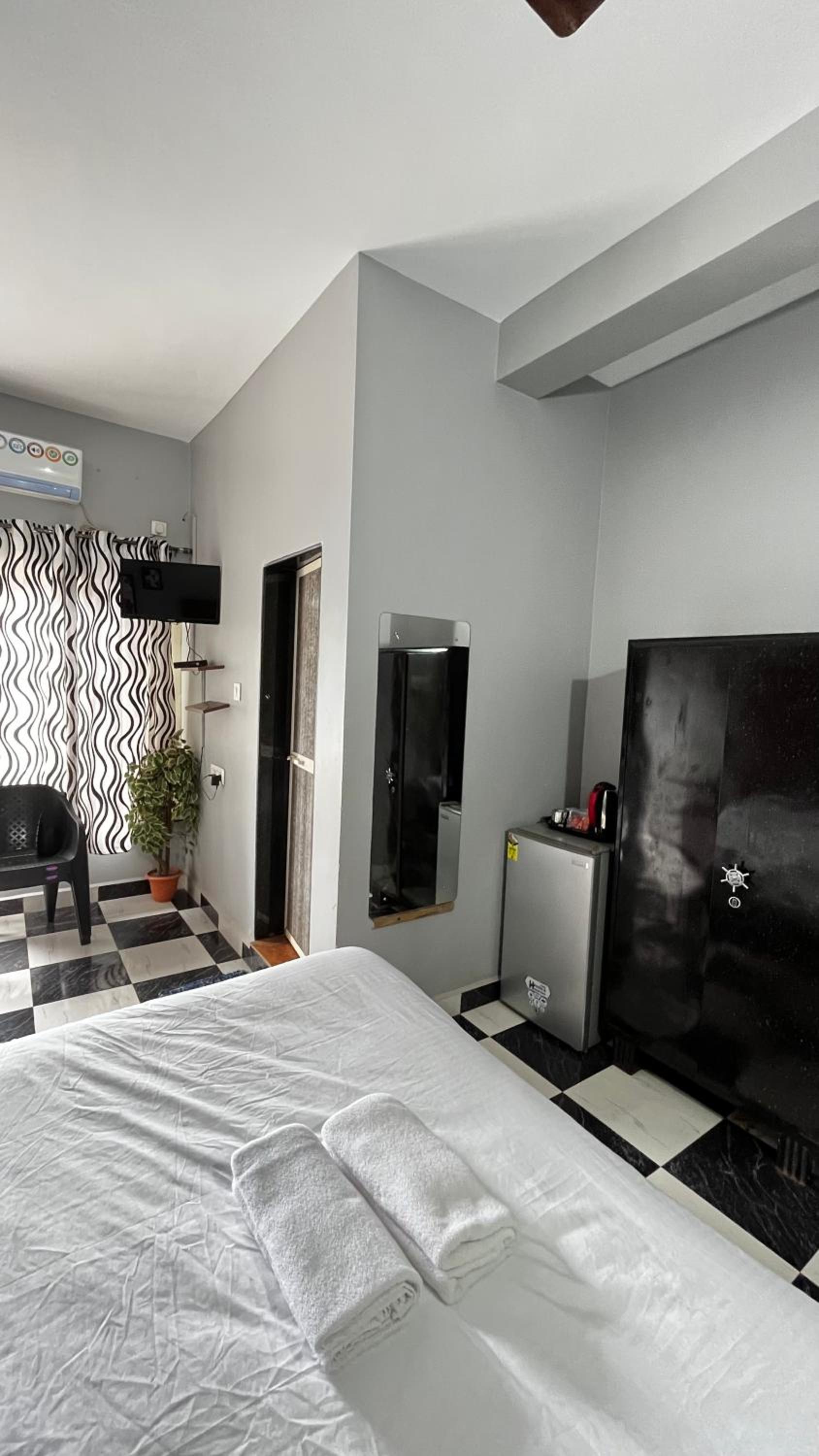 Deluxe Double Room with Balcony photo 2