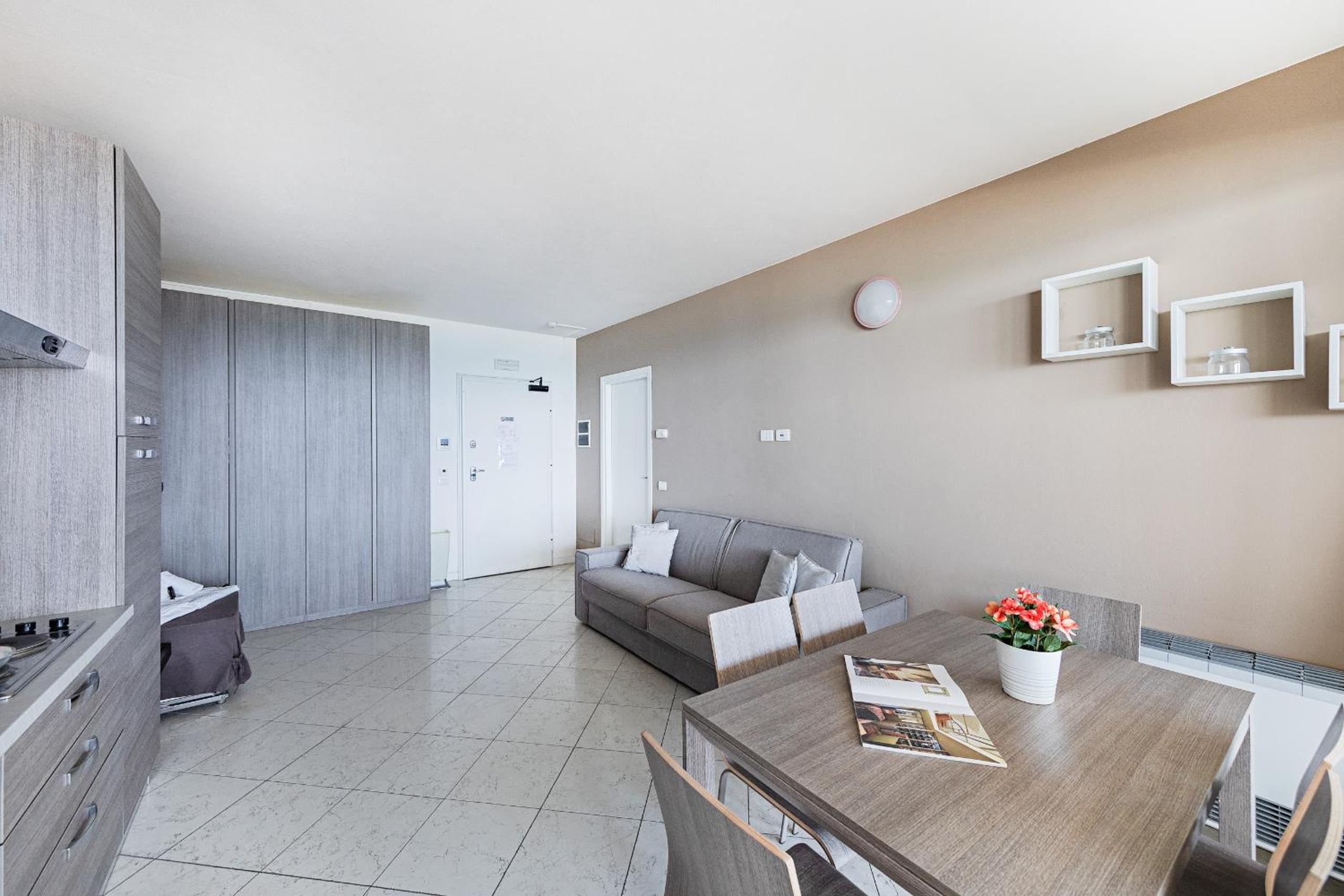 Apartment With Balcony photo 3