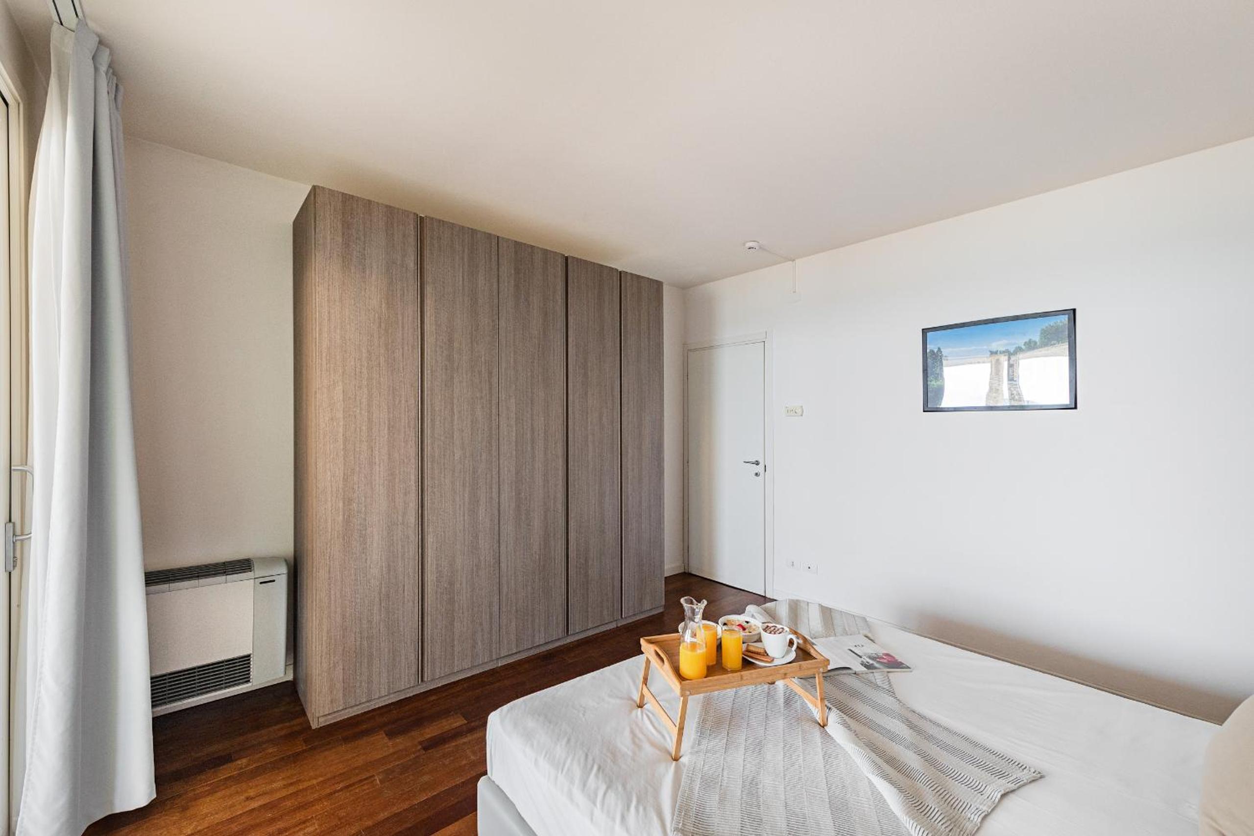 Apartment With Balcony photo 2