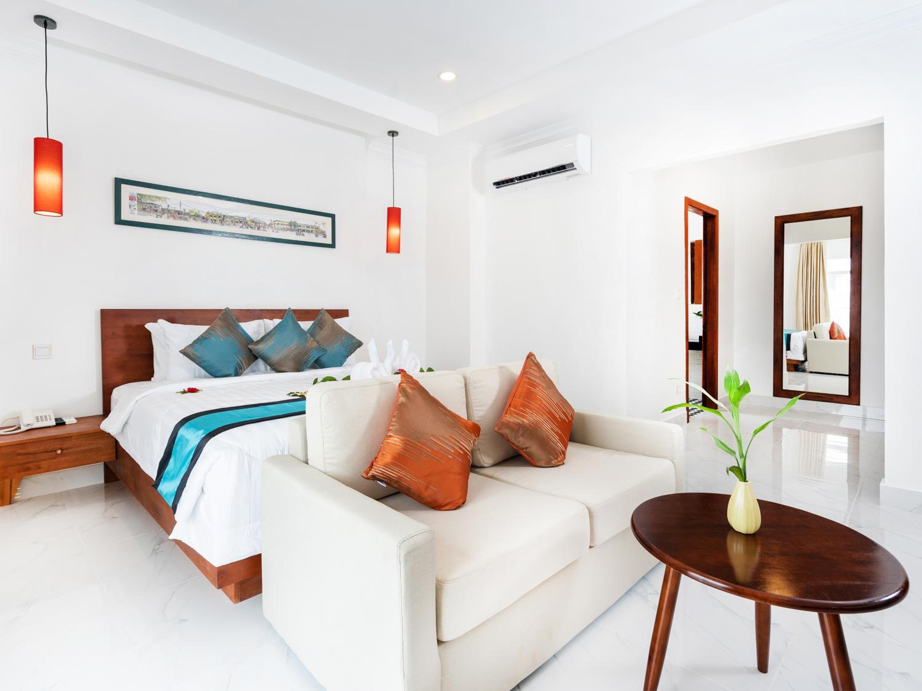 Premier Deluxe Double with Balcony - Photo 2