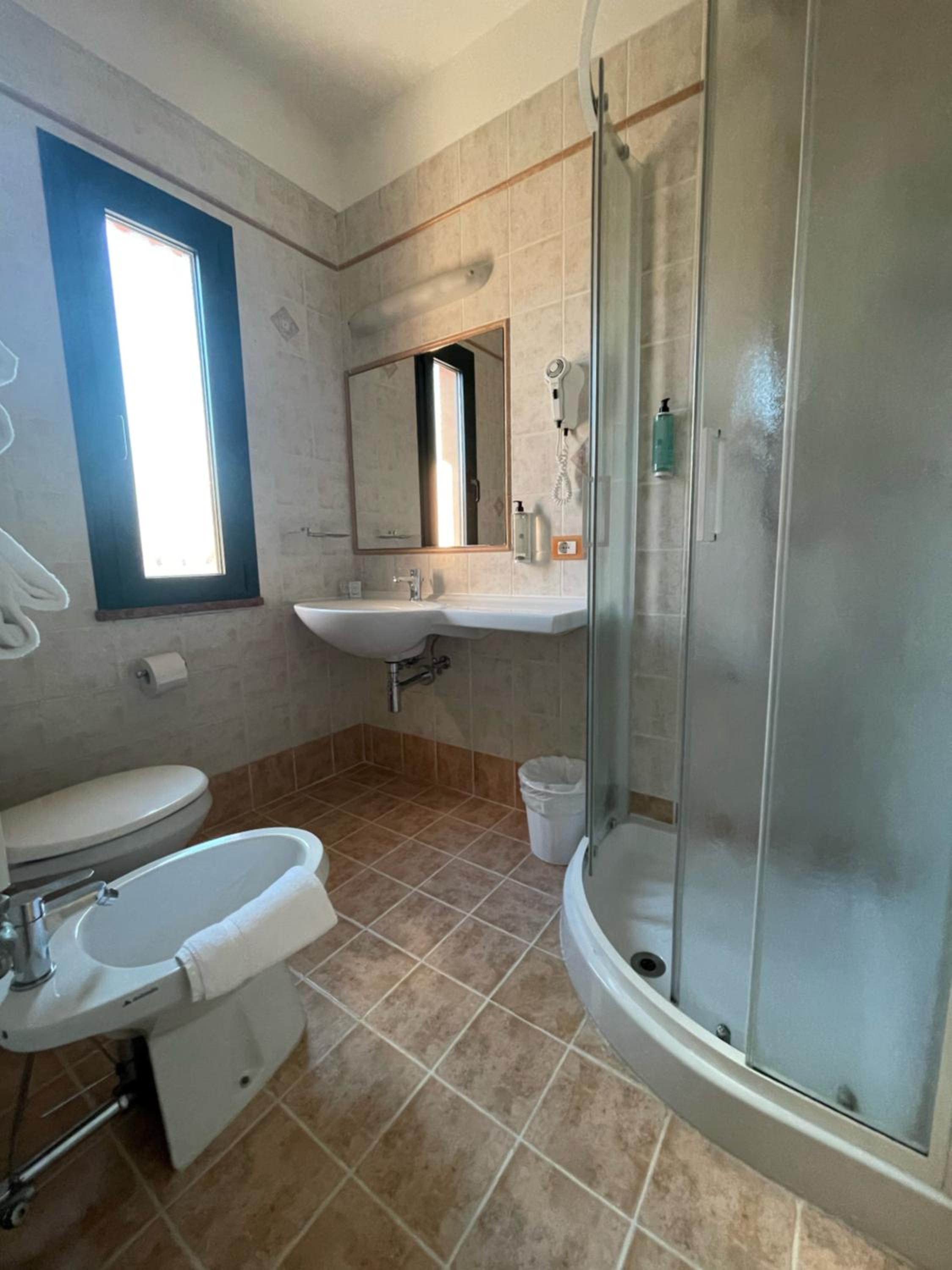 Comfort Triple Room - Photo 10
