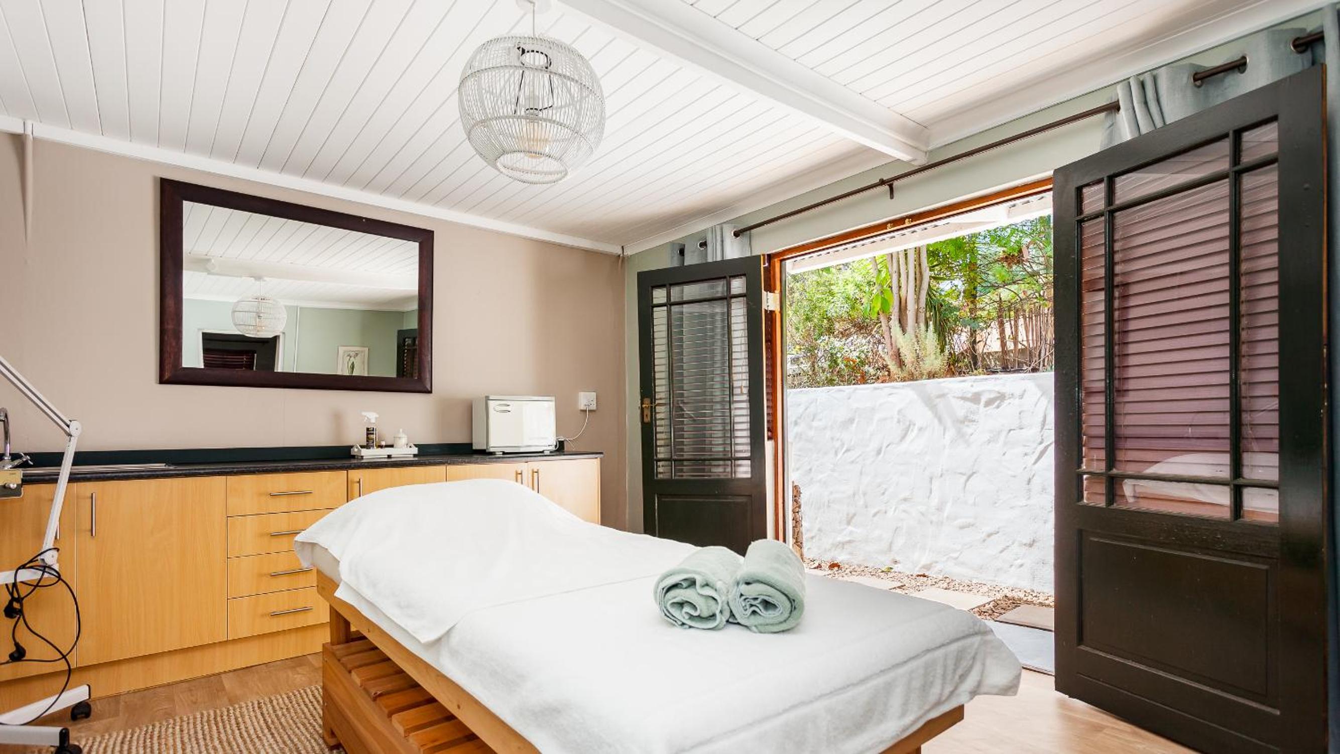 Budget Double Room photo 3