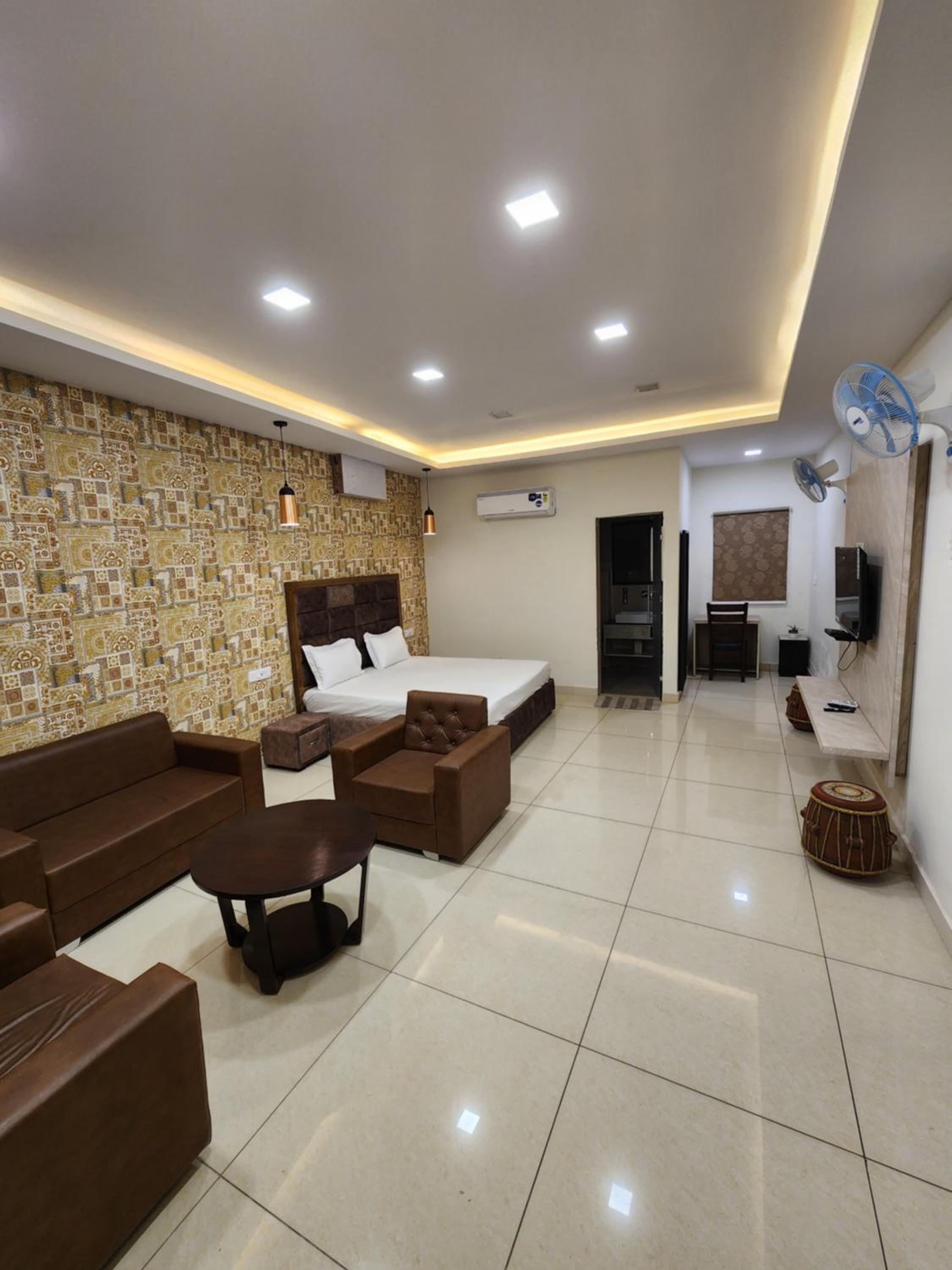Deluxe Suite photo 3