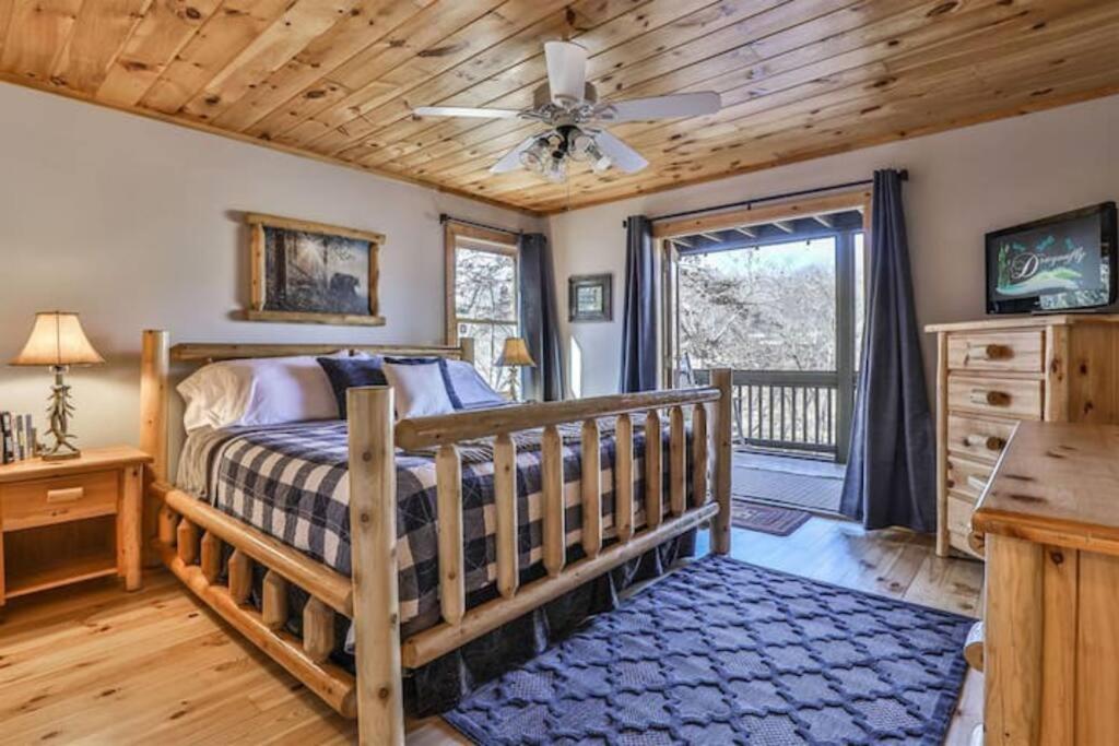 Three-Bedroom House photo 2