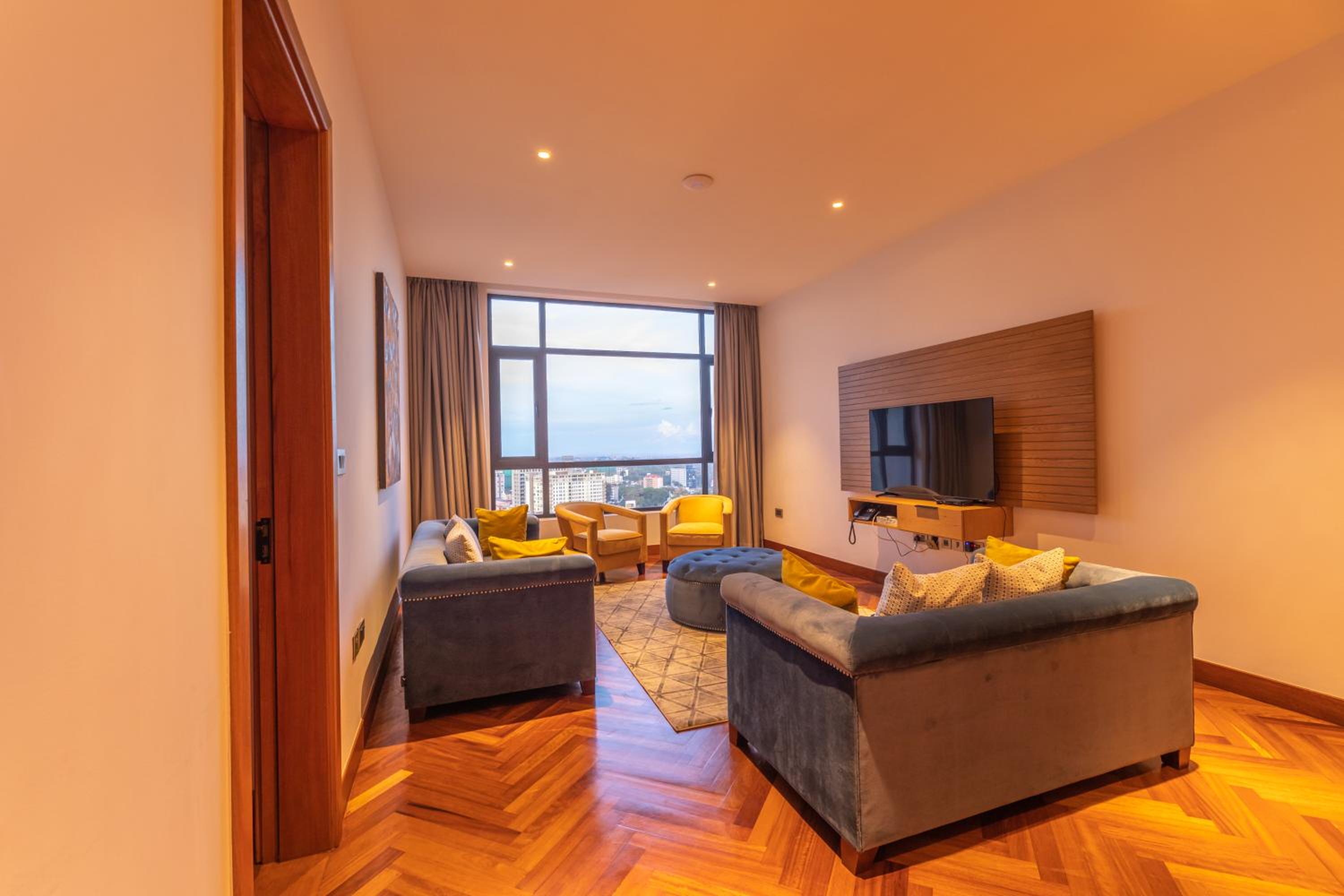 Penthouse Apartment - Photo 3