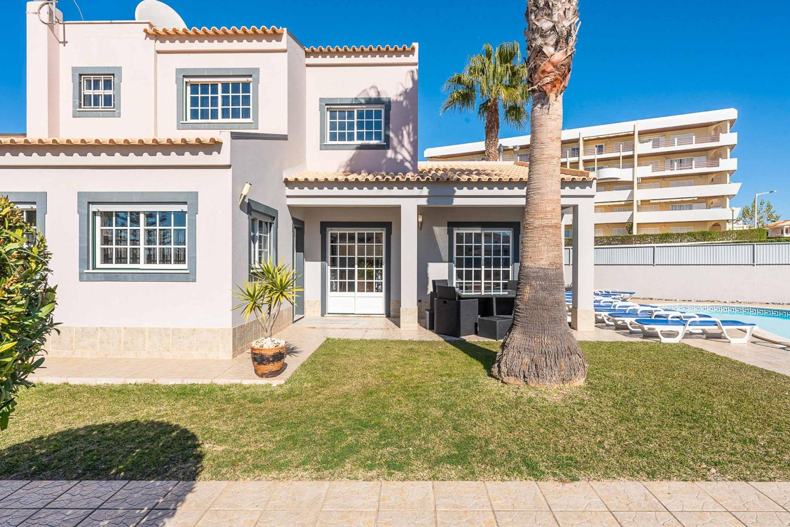 Villa photo 3