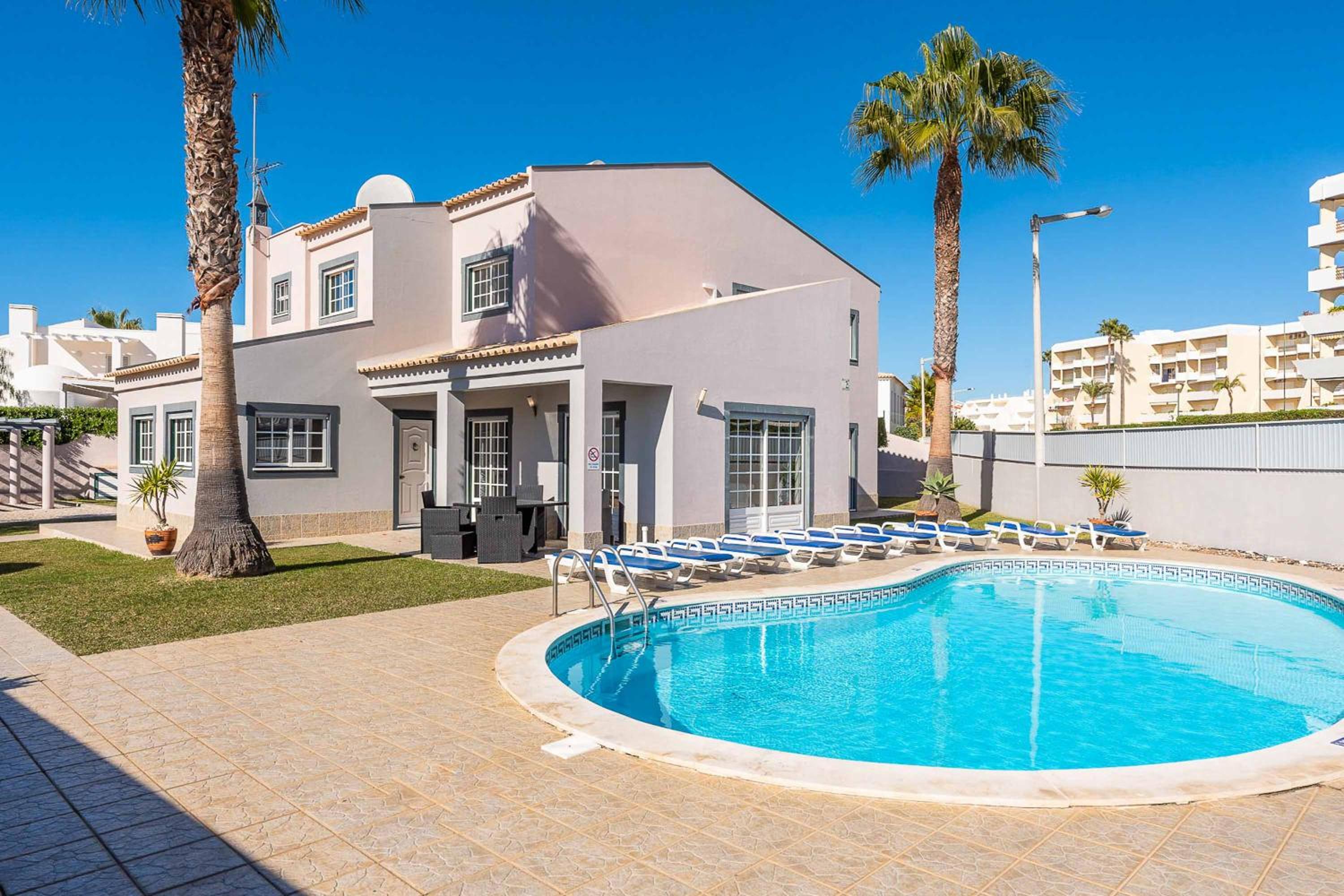 Villa photo 2