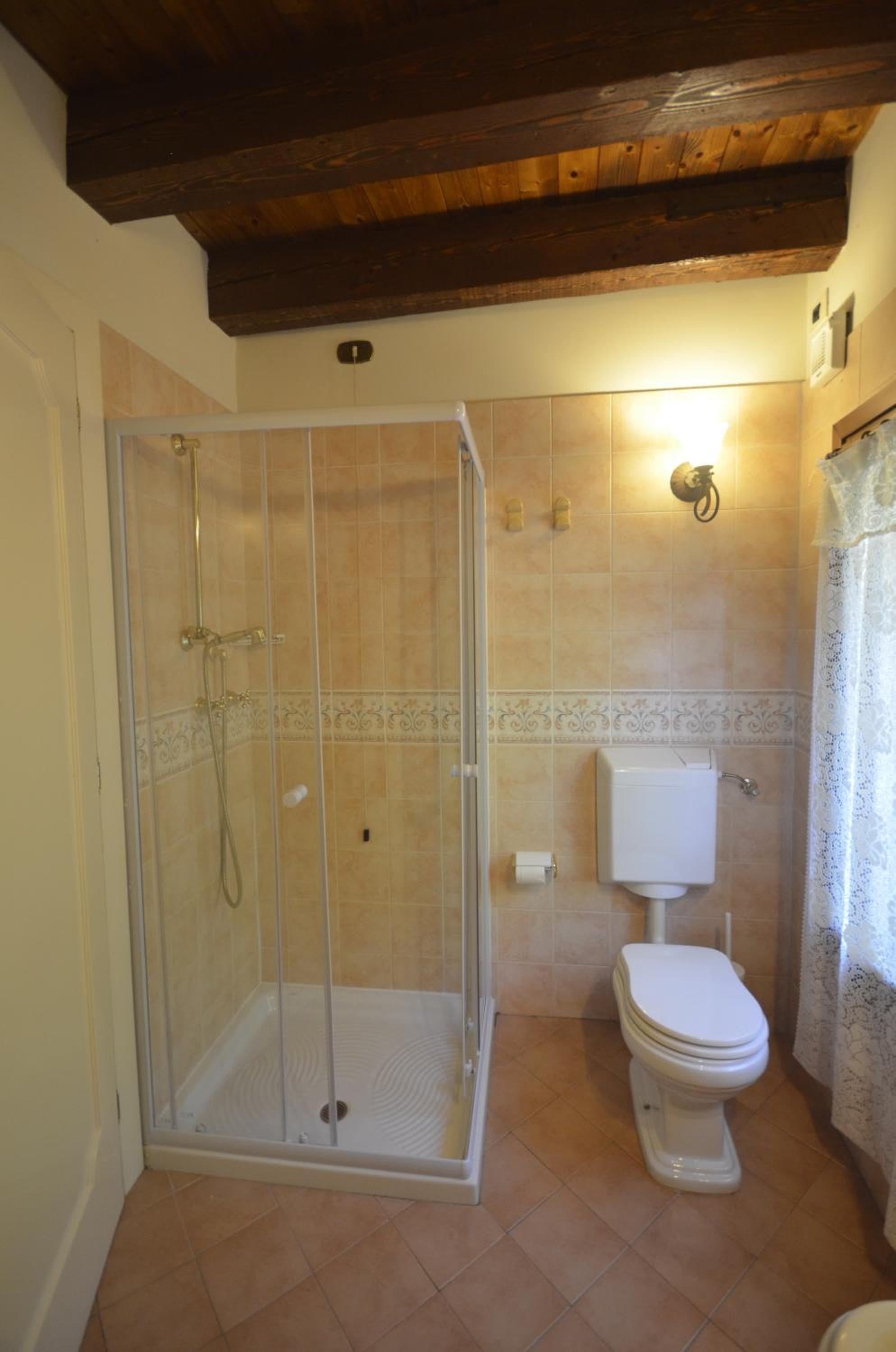 Executive Room - Photo 25
