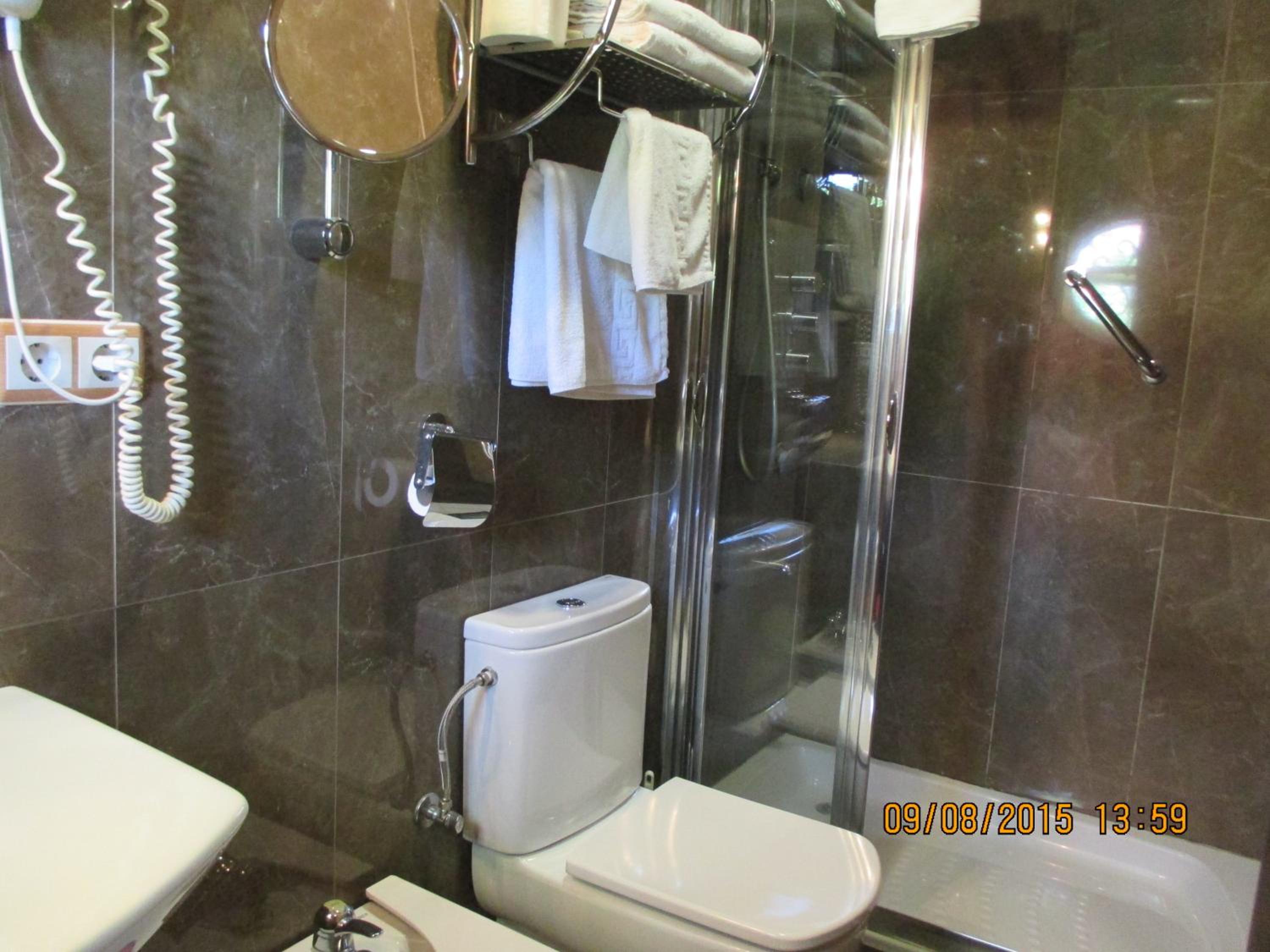 Double Room with Four Poster Bed and Parking Included photo 2