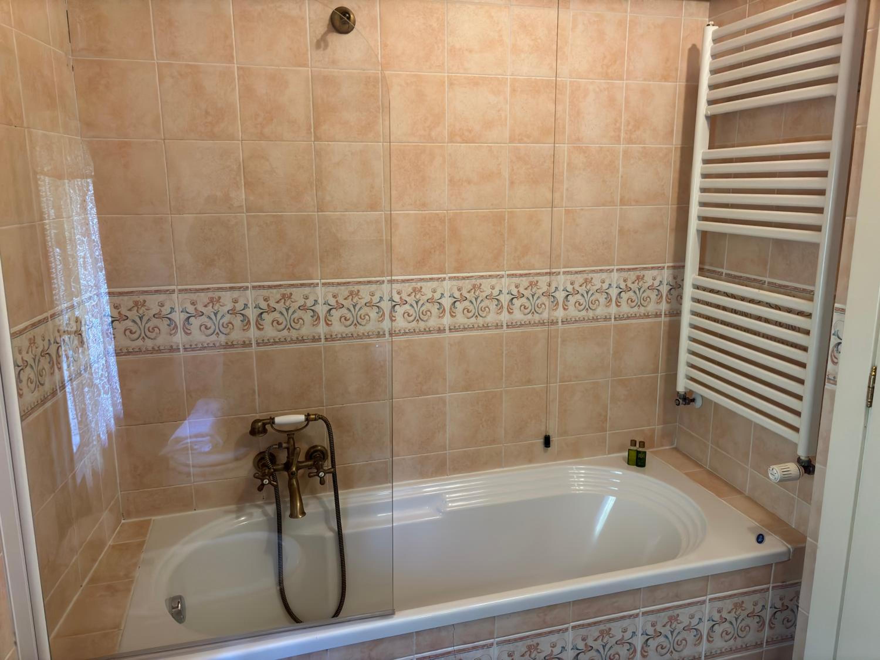 Executive Room - Photo 18