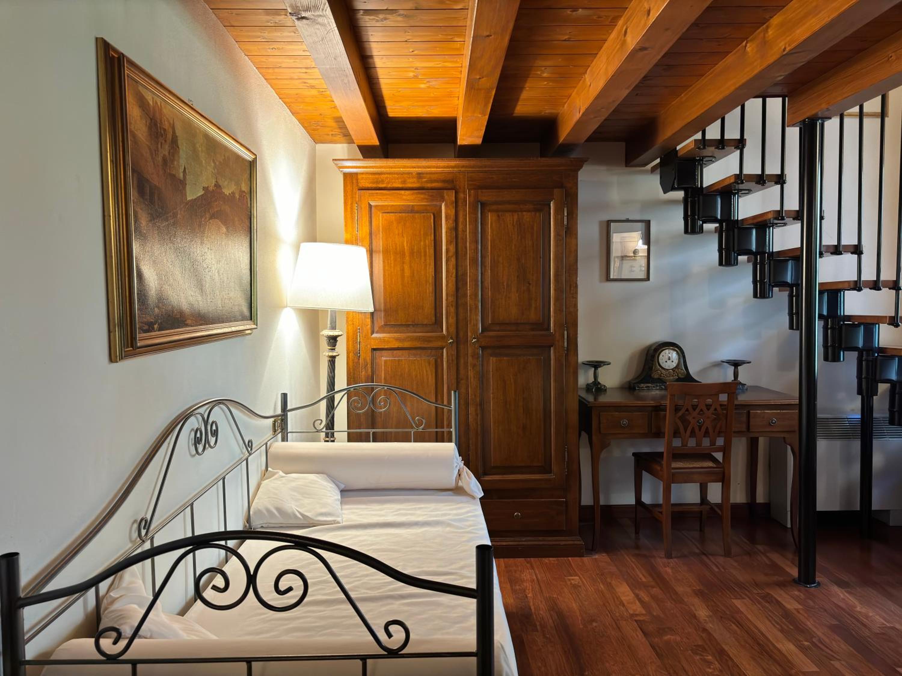 Duplex Quadruple Room - Photo 1