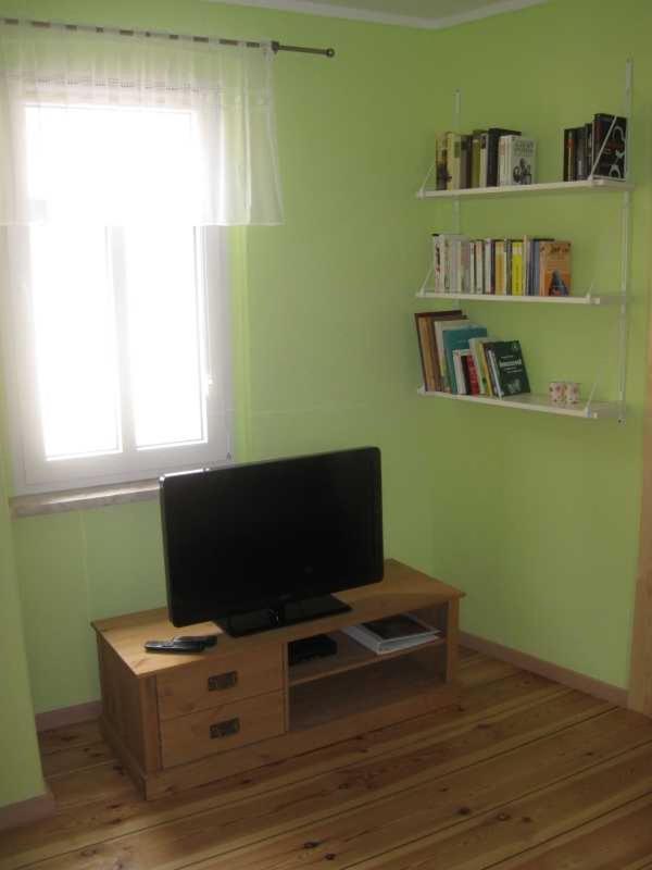 Apartment With Shower photo 3