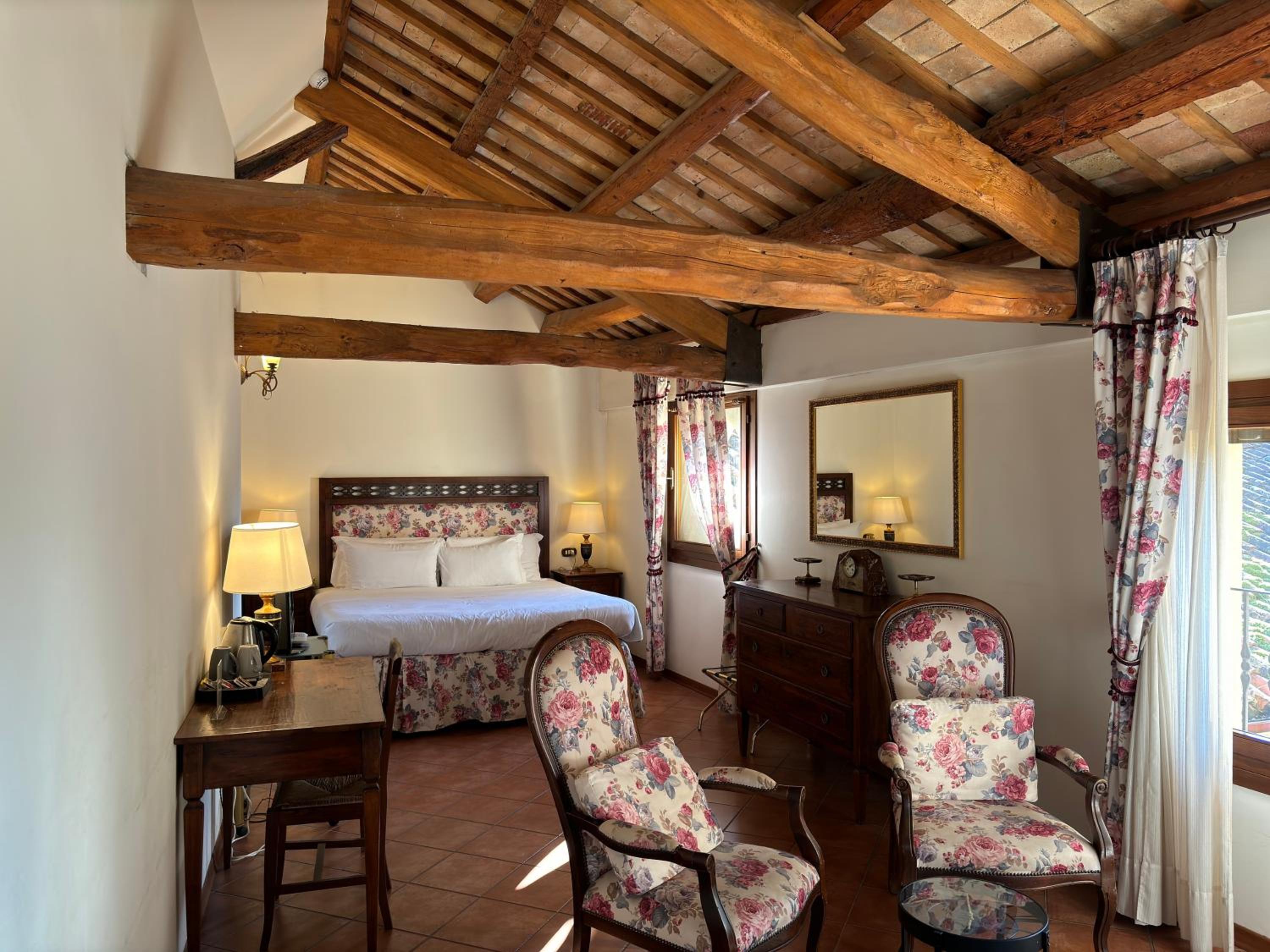 Suite - Photo 4