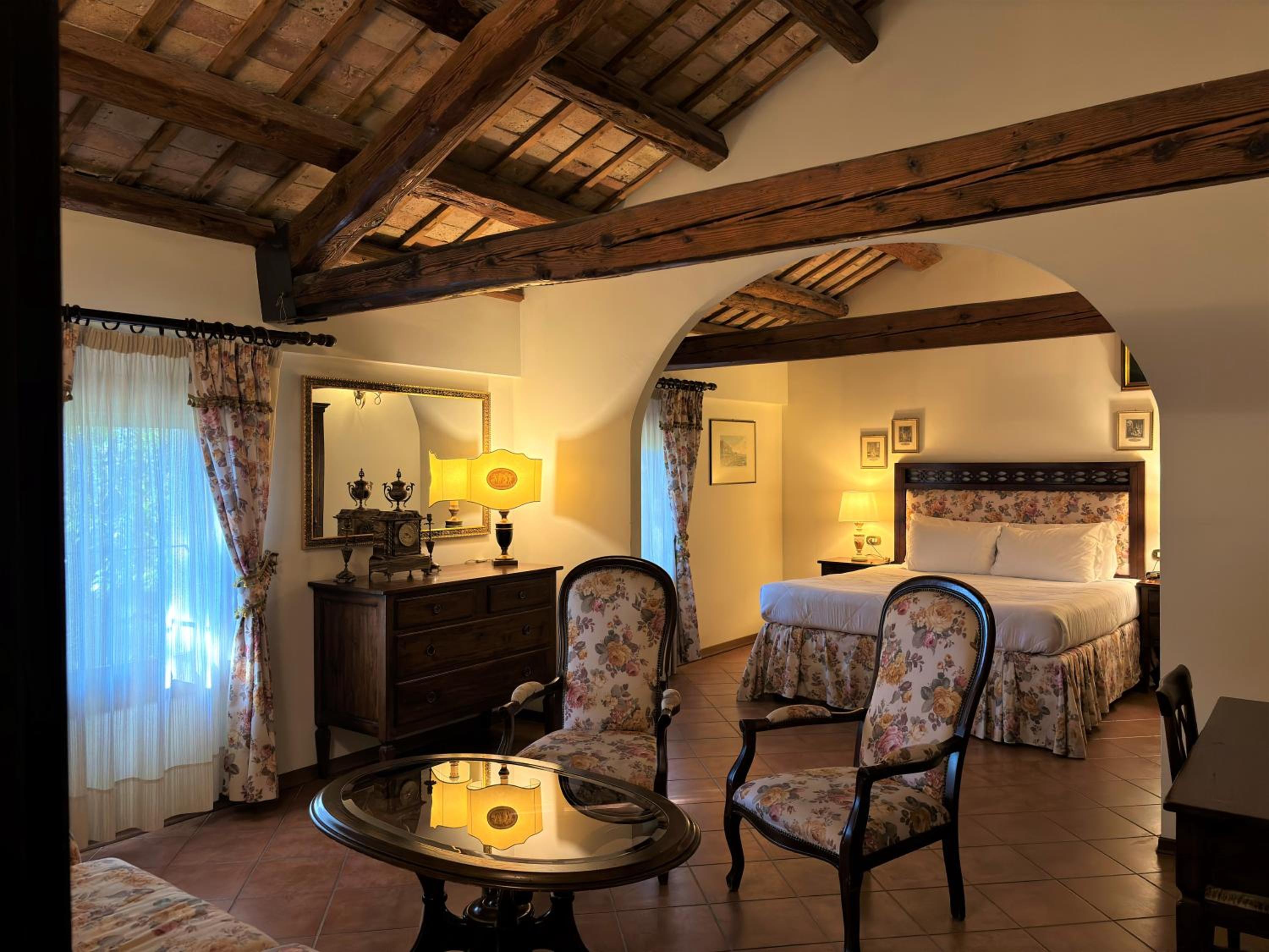 Suite - Photo 5