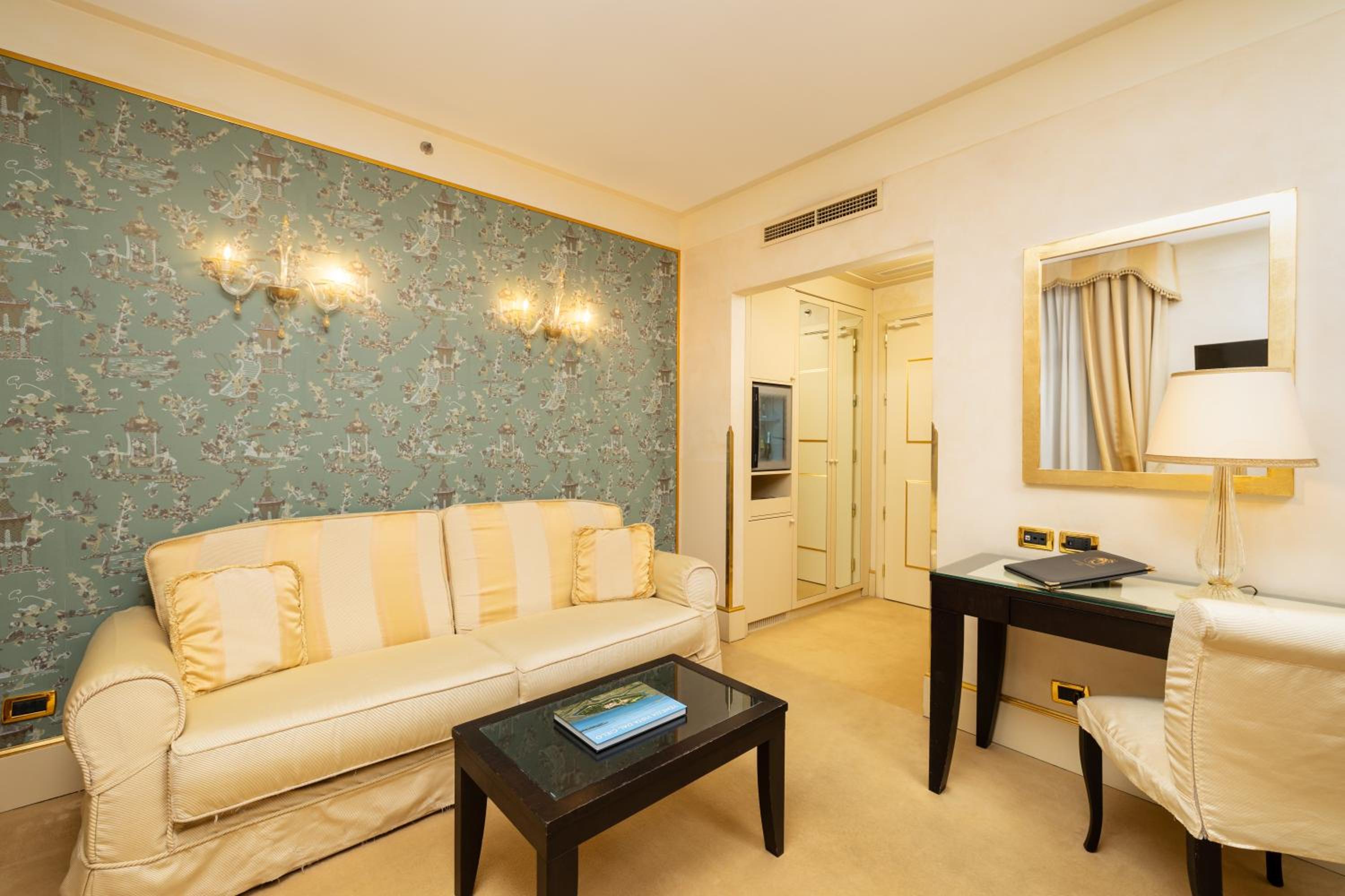 Junior Suite (3 Adults) thumbnail 6