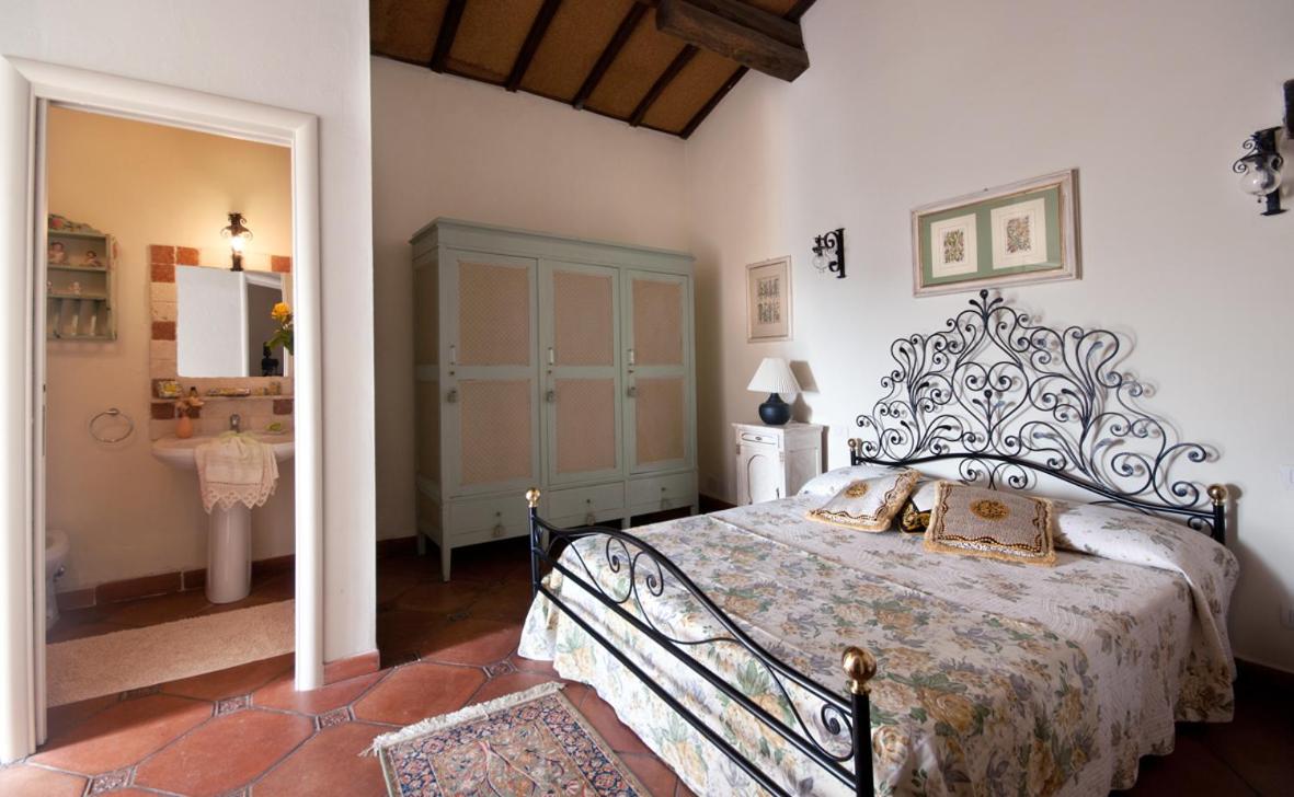 Double or Twin Room photo 3