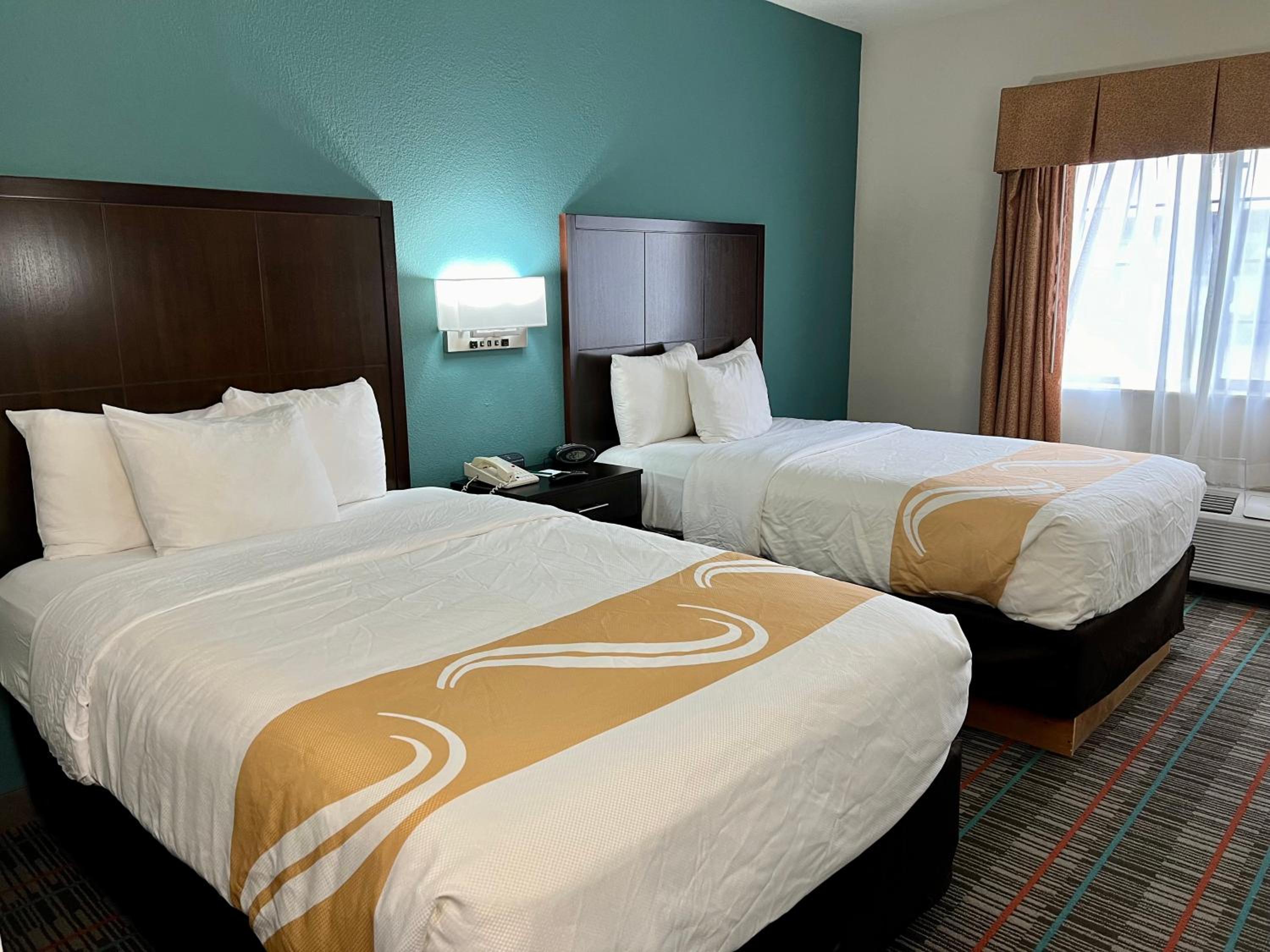 Double Suite with Two Double Beds - Accessible/Non-Smoking - Photo 2