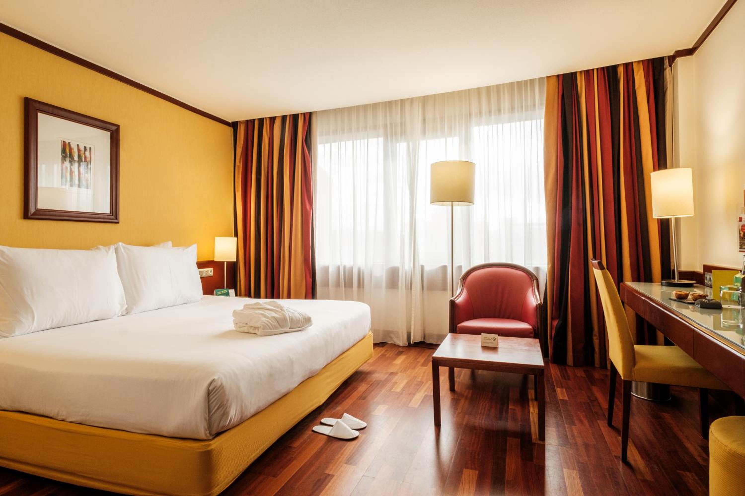 Standard King Room