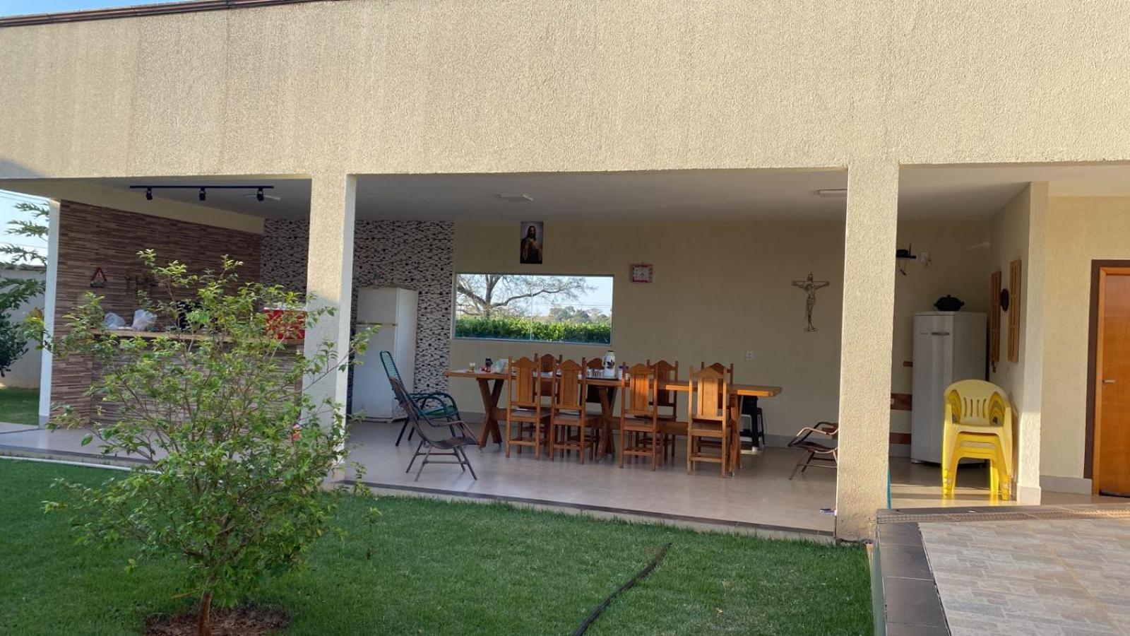 Three-Bedroom House photo 2