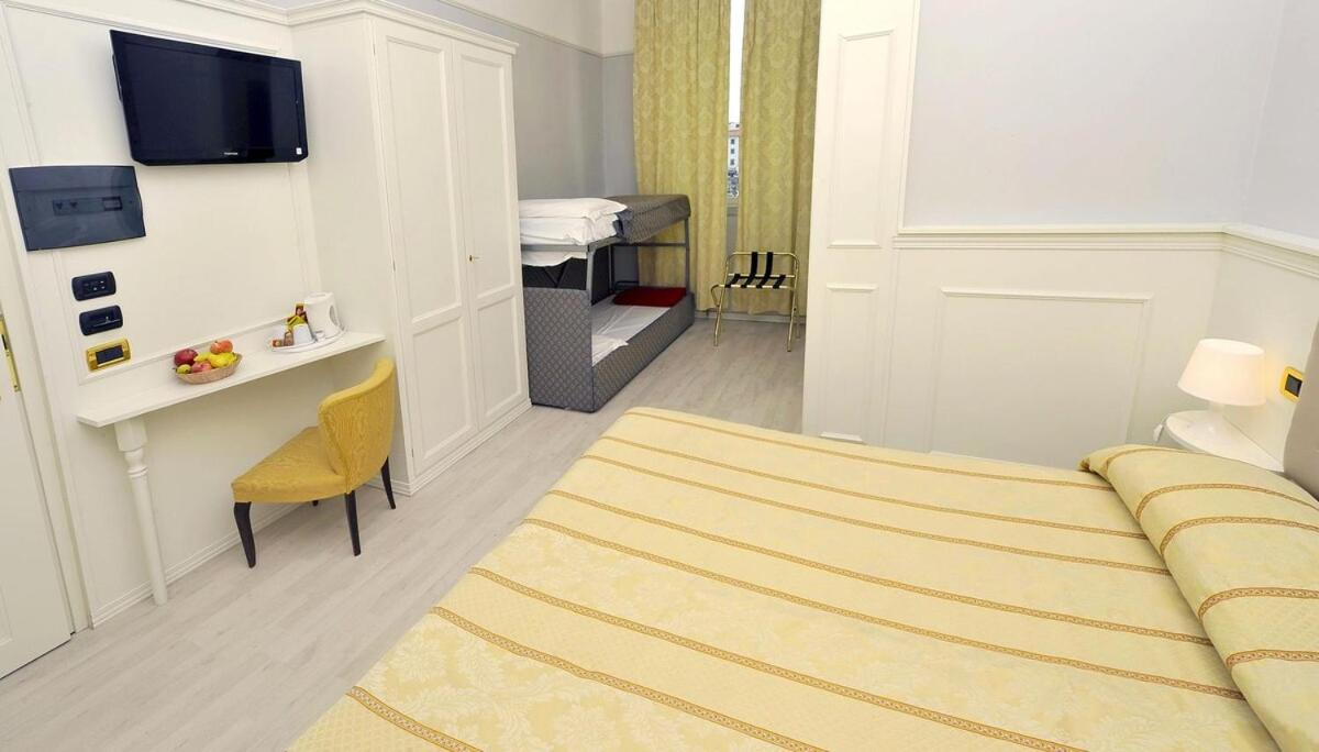 Quadruple Room - Photo 1
