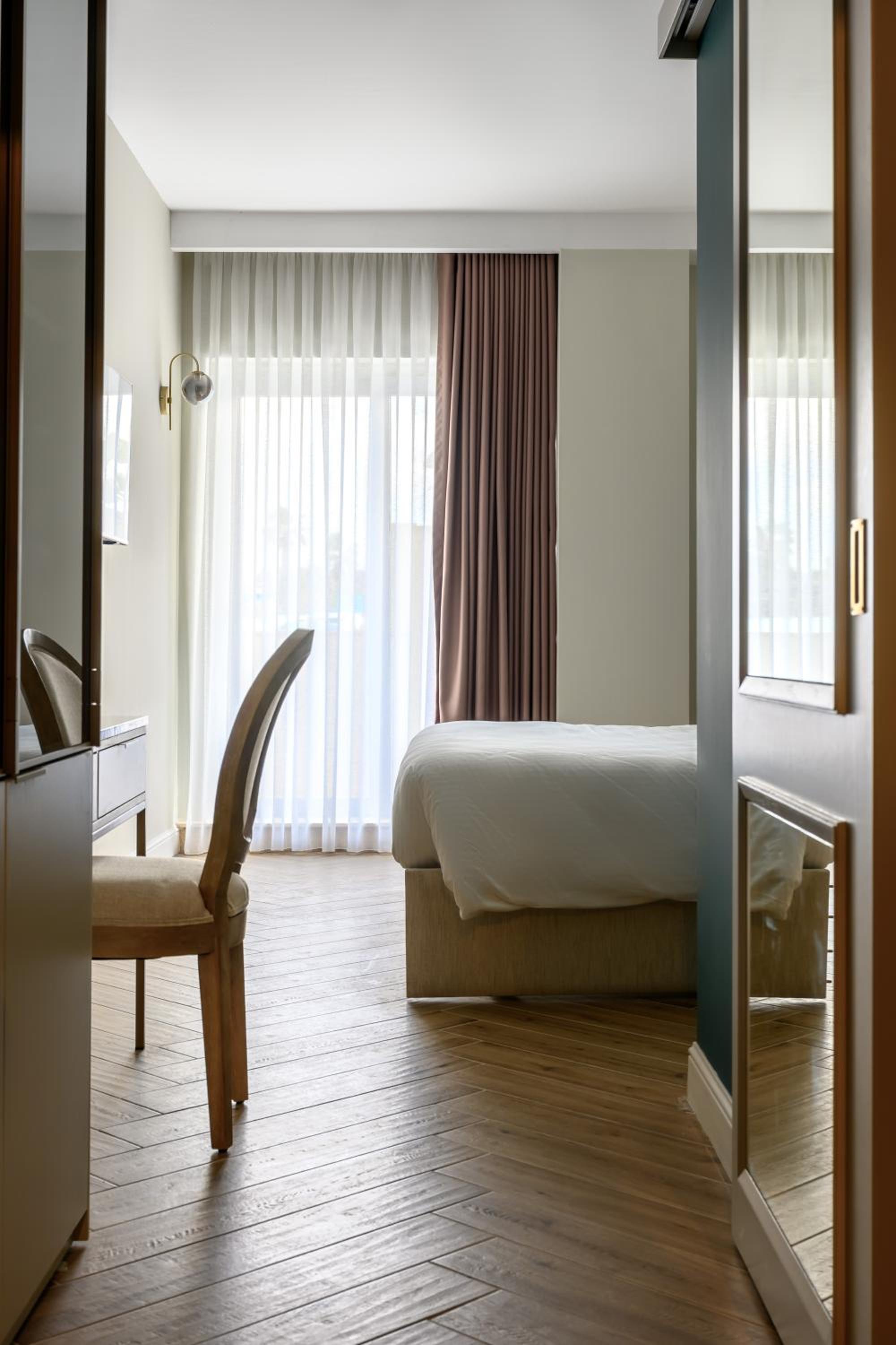 Large Double or Twin Room