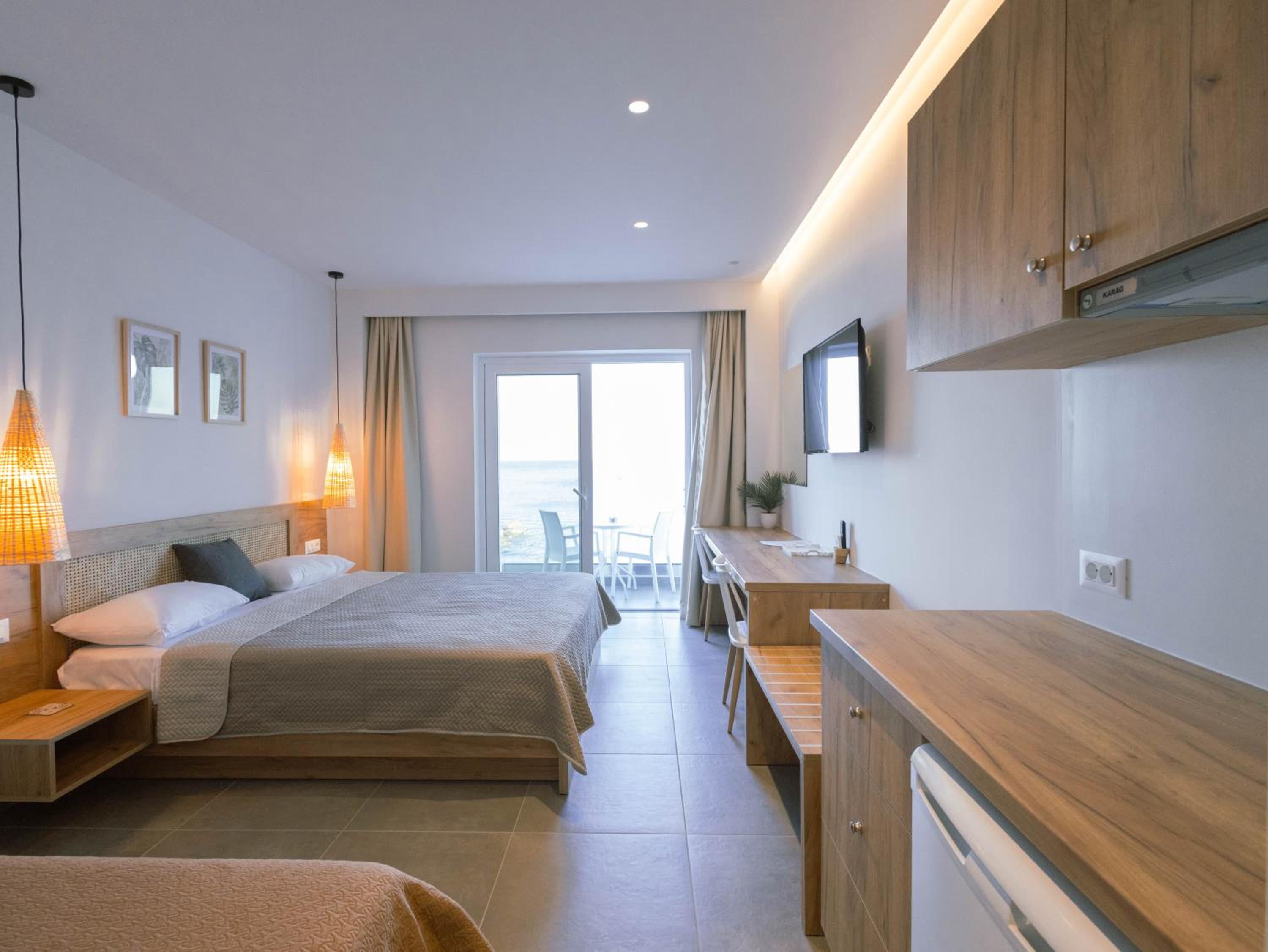 Deluxe Triple Room with Sea View