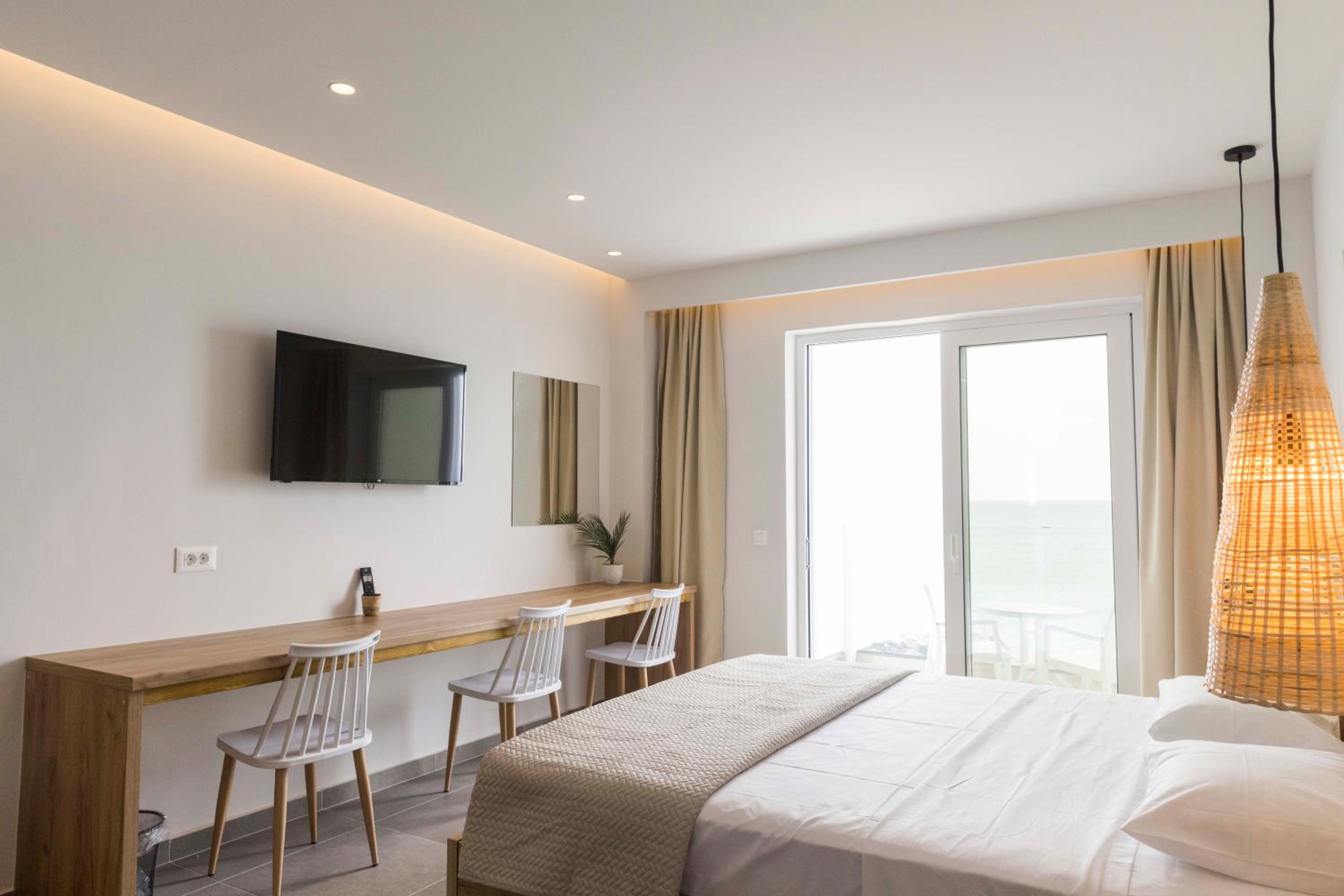 Deluxe Triple Room with Sea View