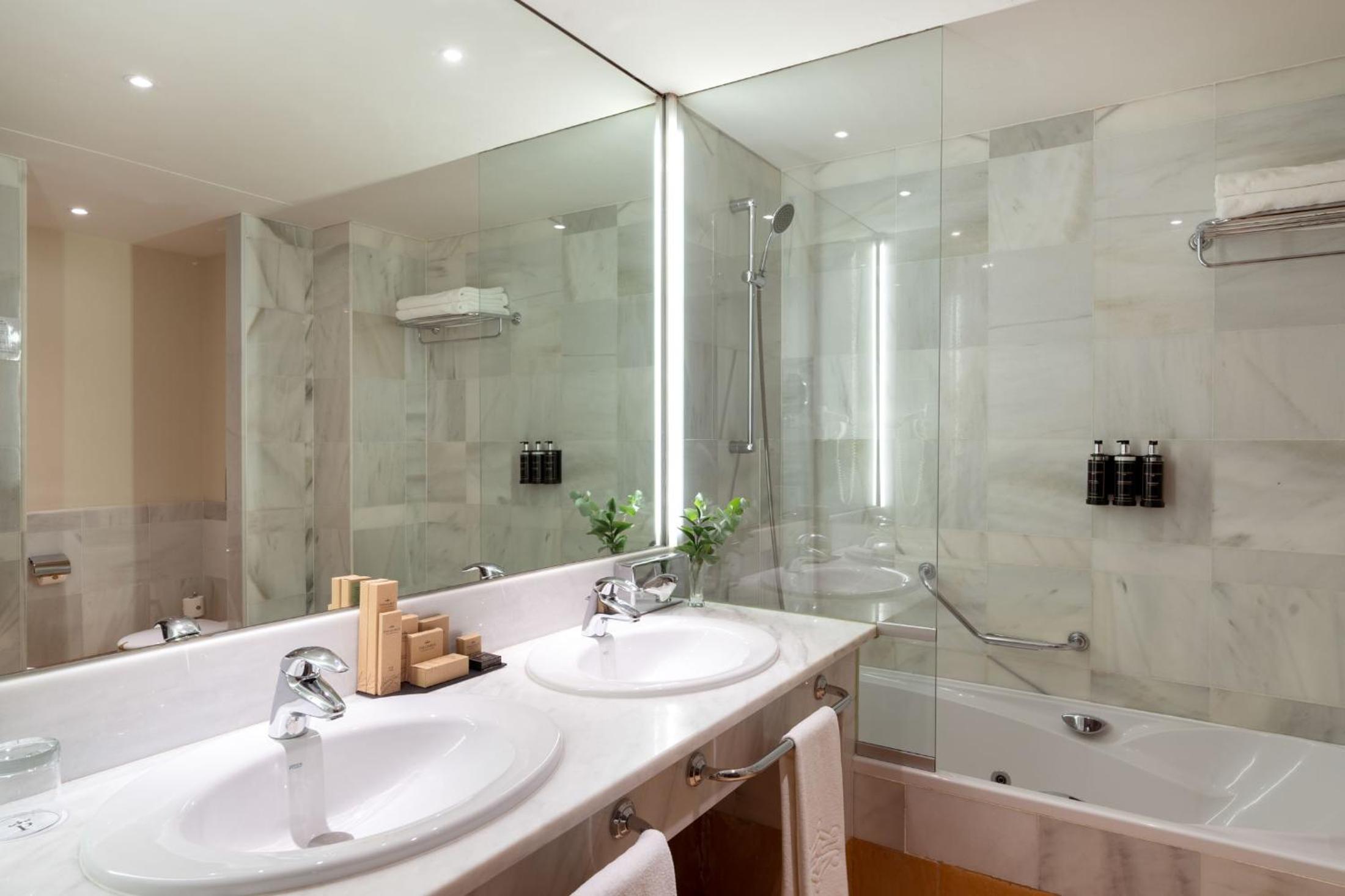 Junior Suite - Photo 9