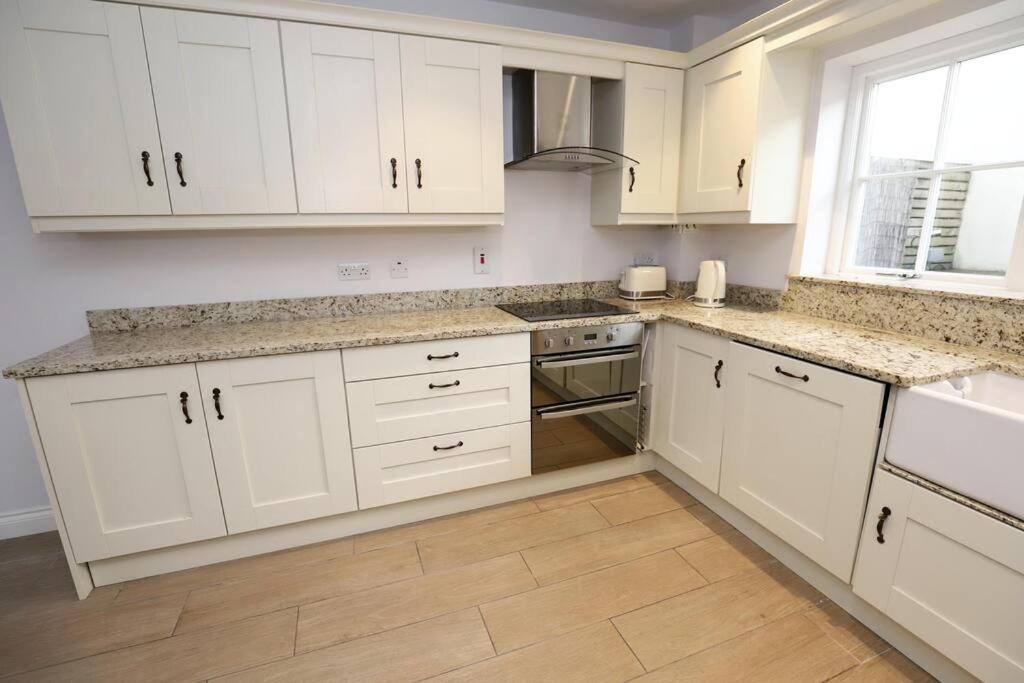 Three-Bedroom House photo 2