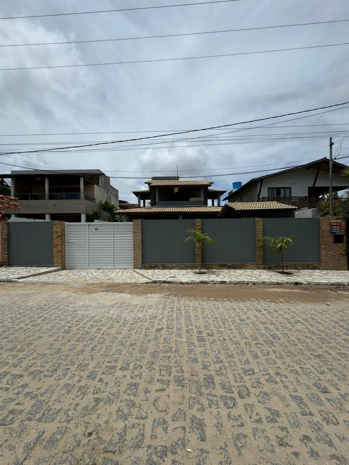Four-Bedroom House photo 2
