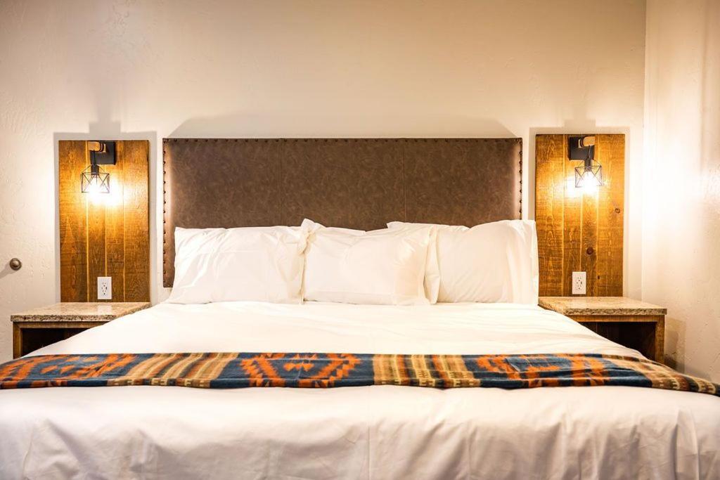 Standard King Room - Photo 1