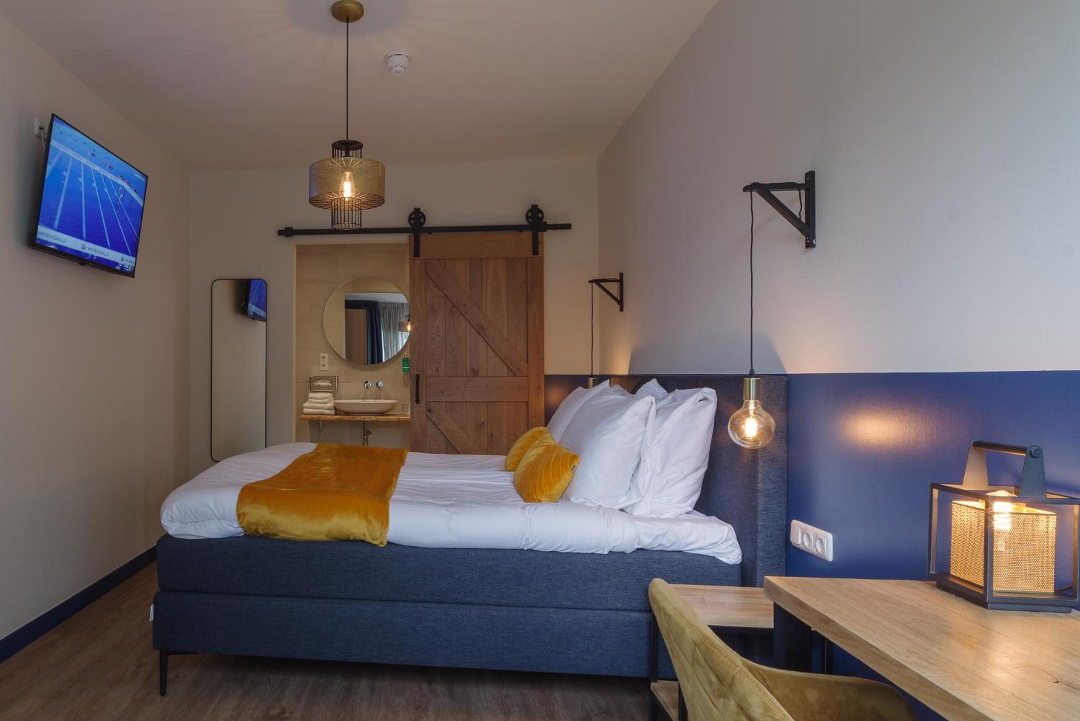 King Room with Garden View - Photo 2