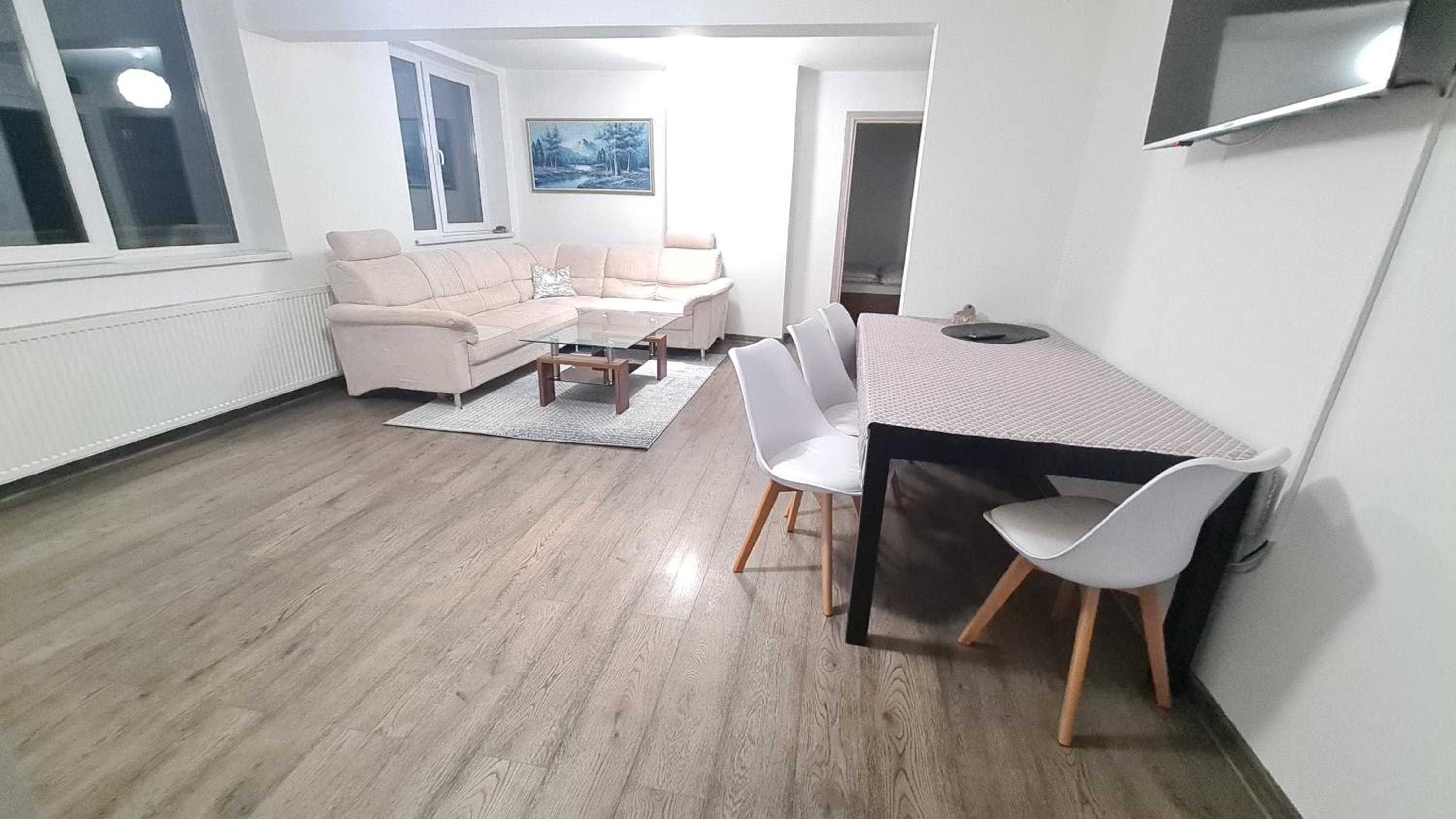 Two-Bedroom Apartment - Photo 2